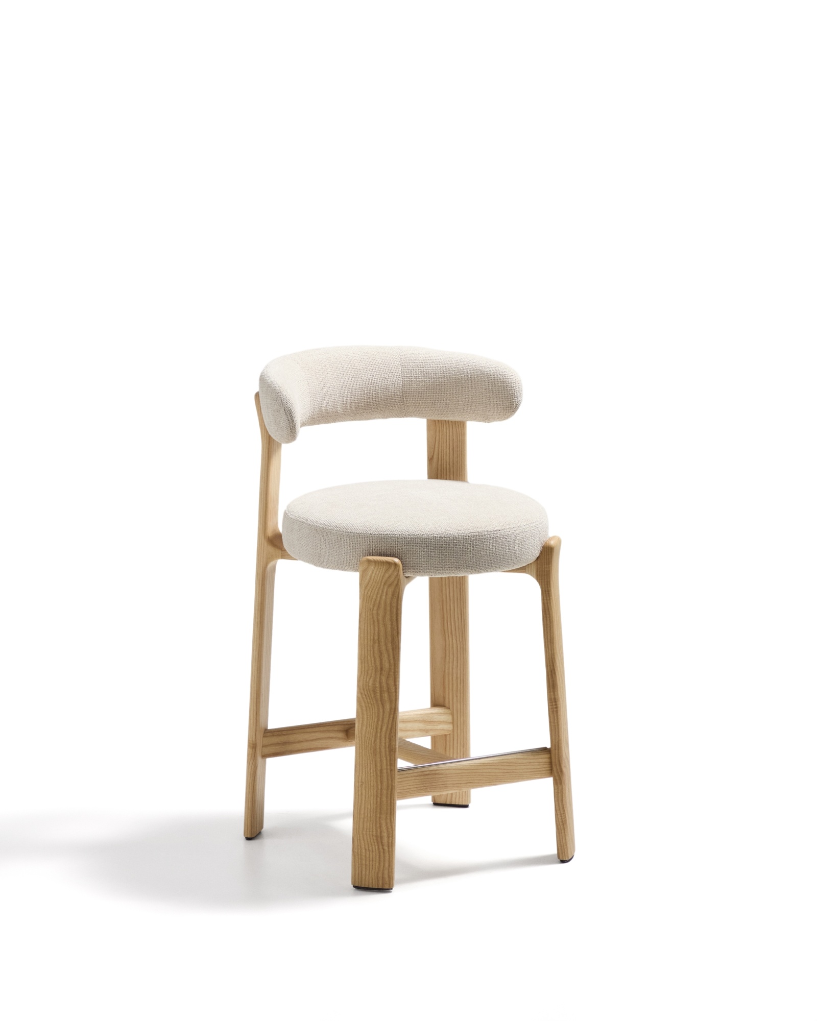 Полубарный стул Granite из бежевой синели и ясеня с натуральной отделкой 65 см La Forma (ex Julia Grup)