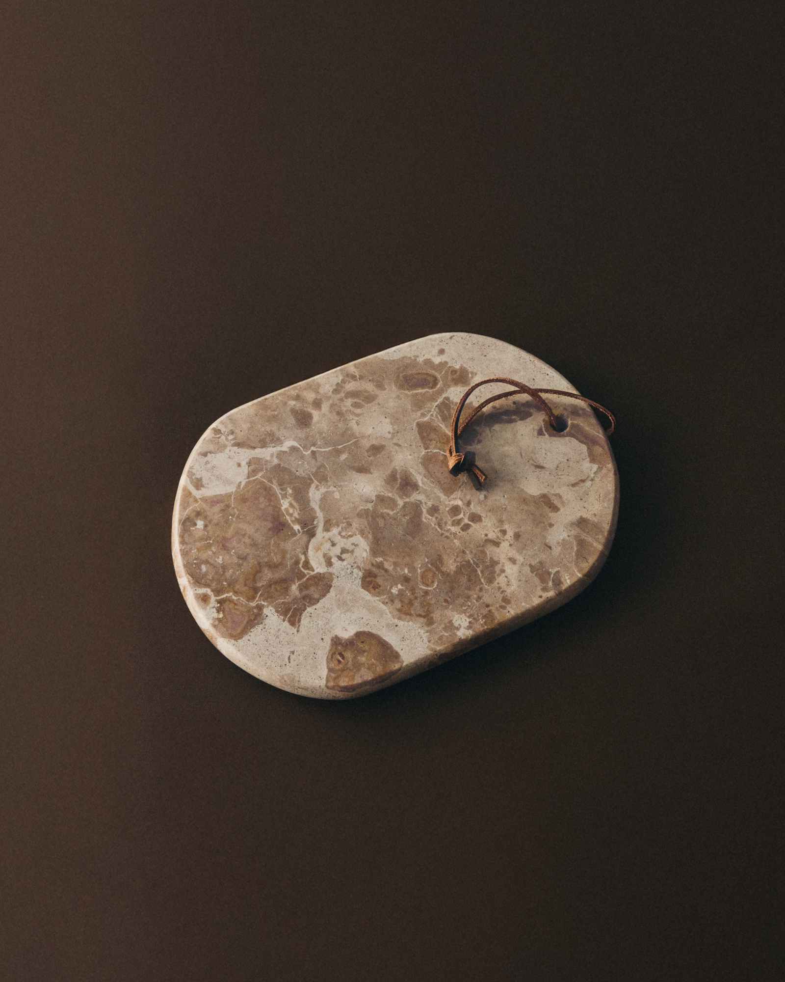 Сервировочная доска Orlina из бежевого мрамора 25 x 18 см La Forma 437020