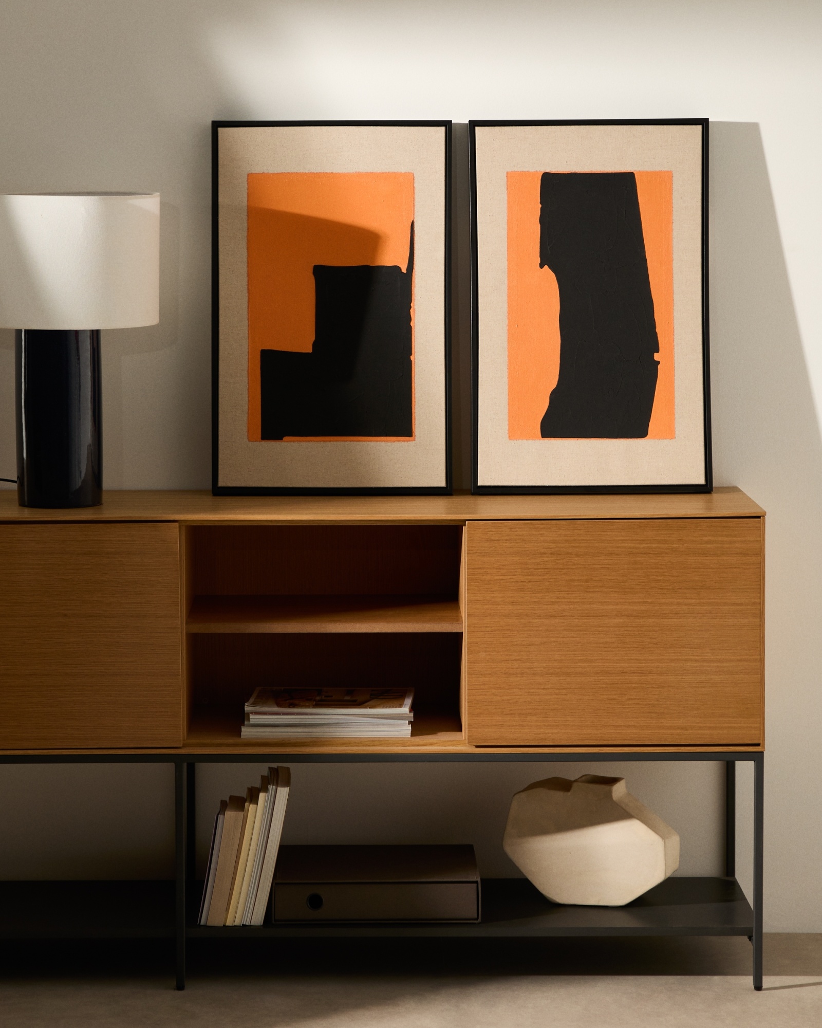 Zernu Абстрактная картина оранжево-чёрная на льняном холсте La Forma (ex Julia Grup)