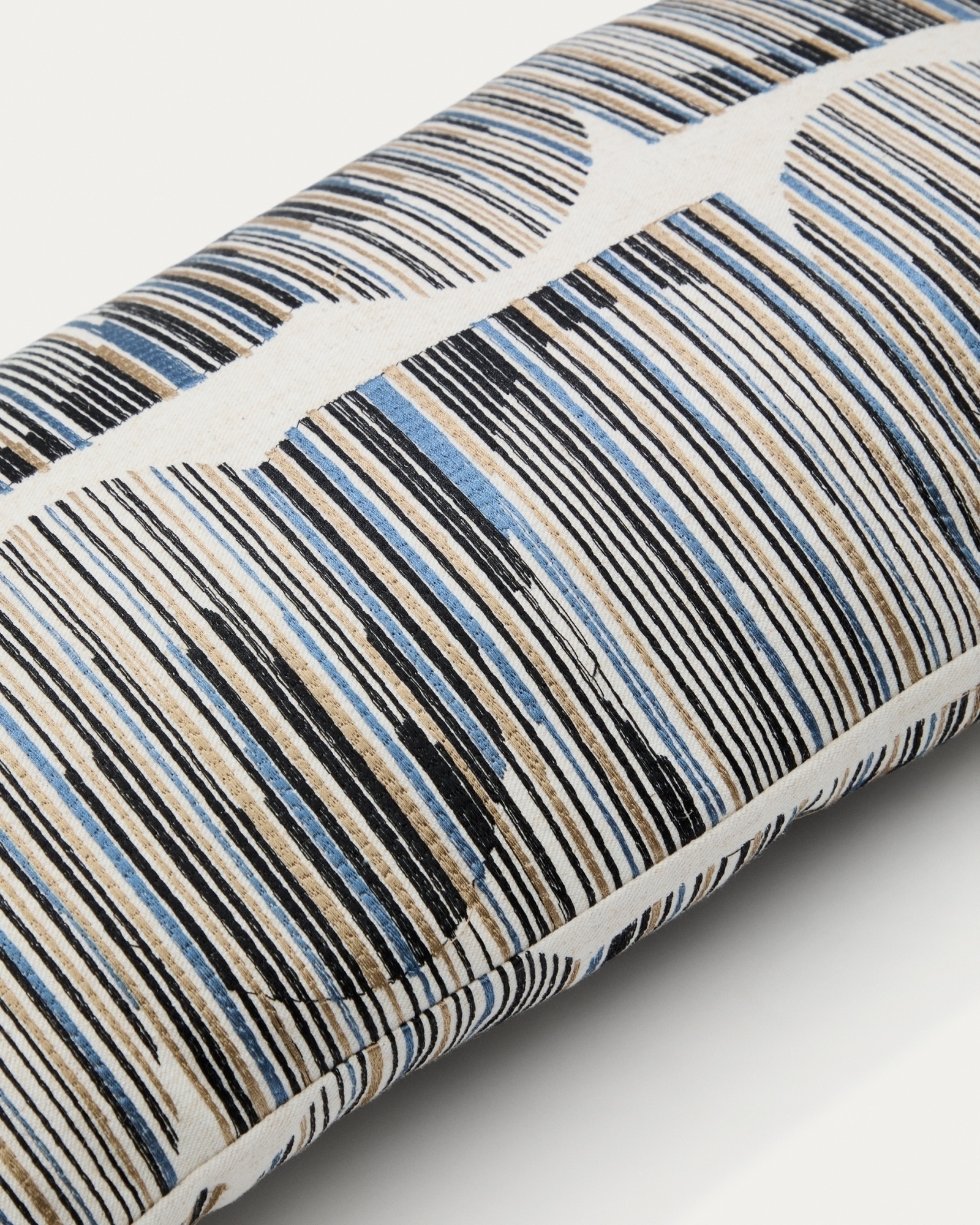 Чехол на подушку Log с разноцветной графической вышивкой 30 х 50 La Forma (ex Julia Grup)