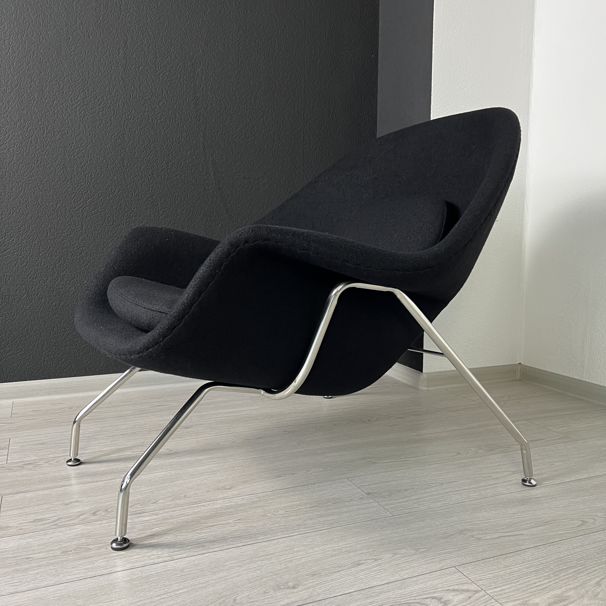 Кресло Womb Chair And Ottoman Designed By Eero Saarinen In 1948 By Imperiumloft