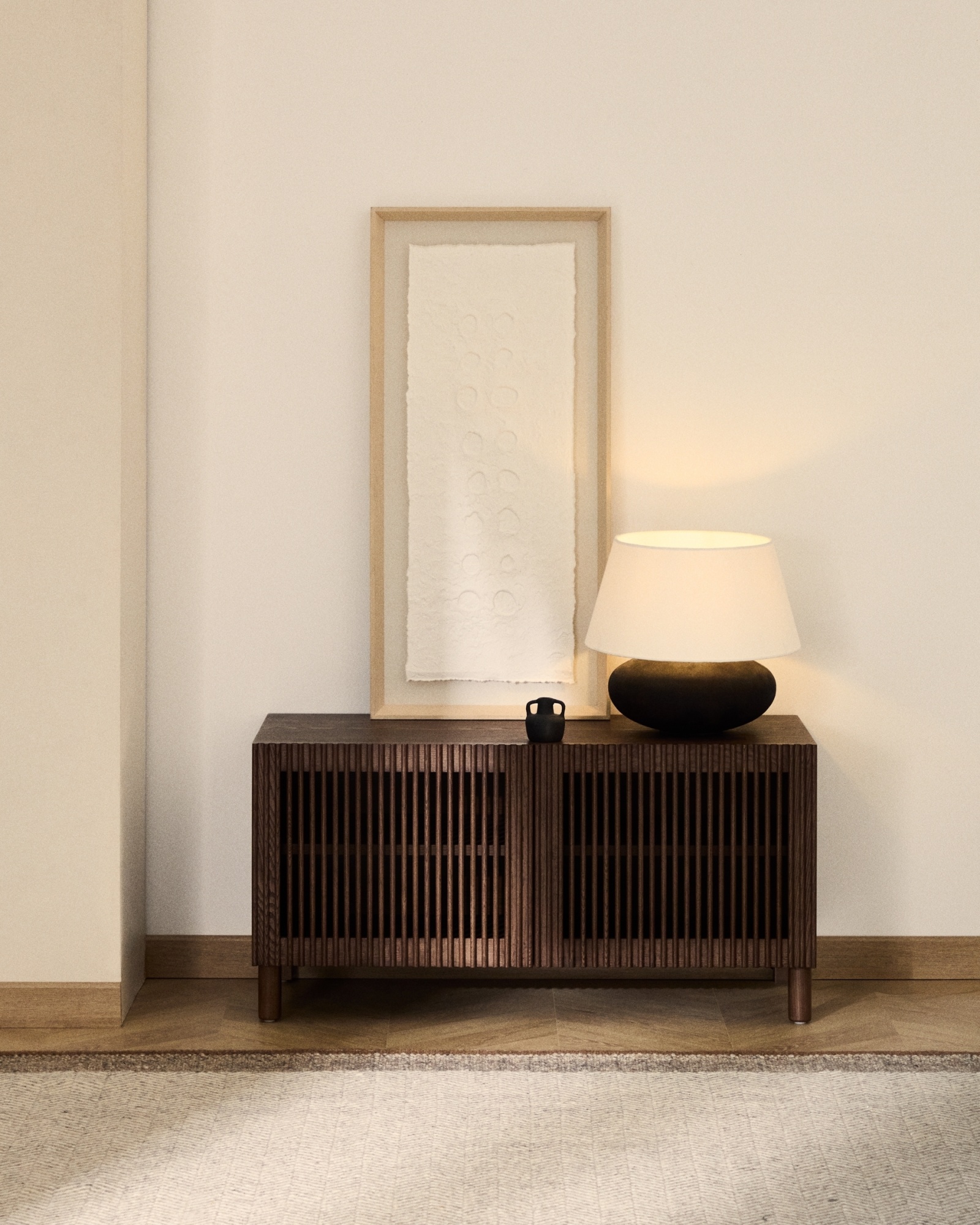 Тумба для обуви Beyla из ясеня с отделкой под орех La Forma (ex Julia Grup)