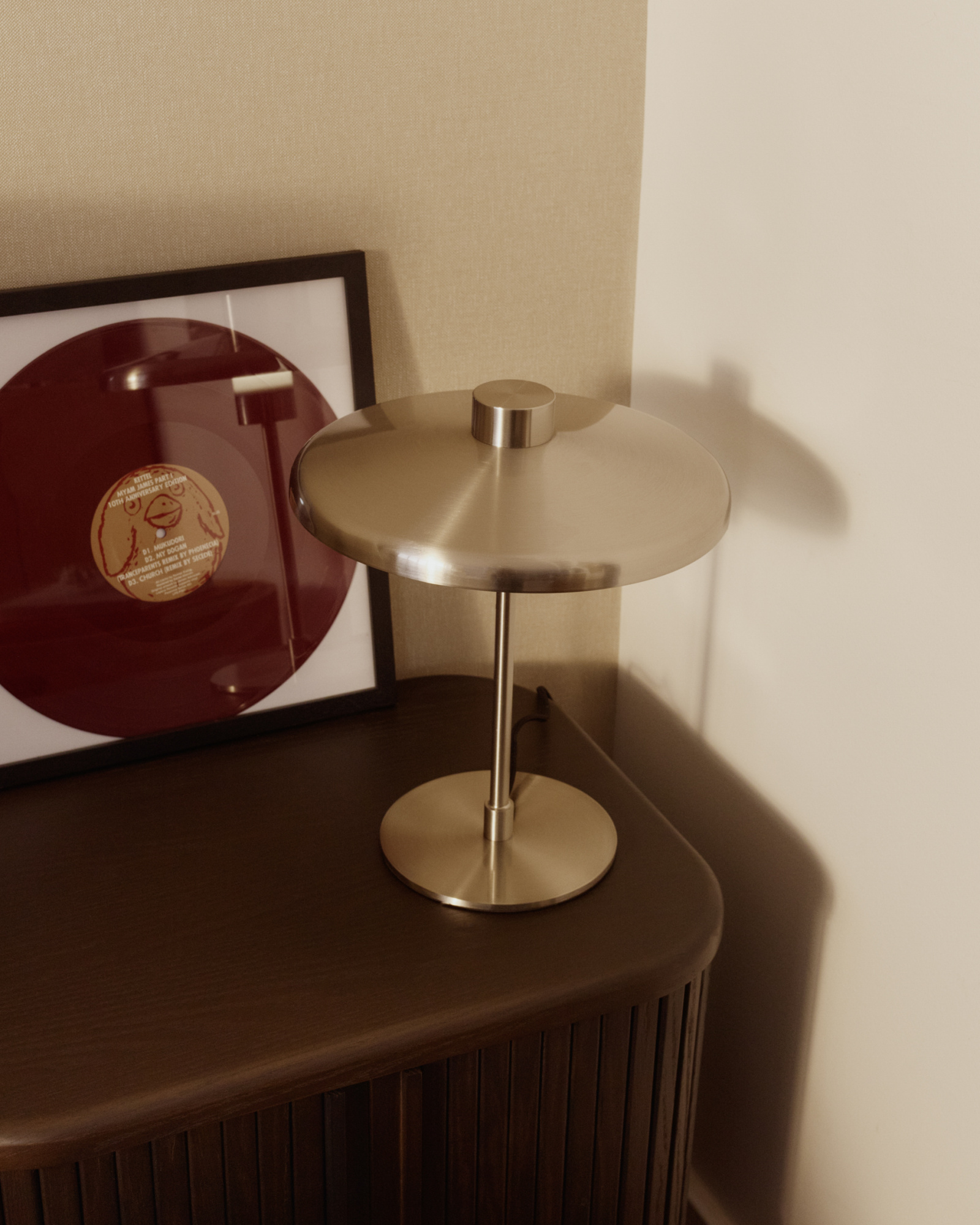 Настольная лампа Nuvira из светло-серого металла La Forma 423992