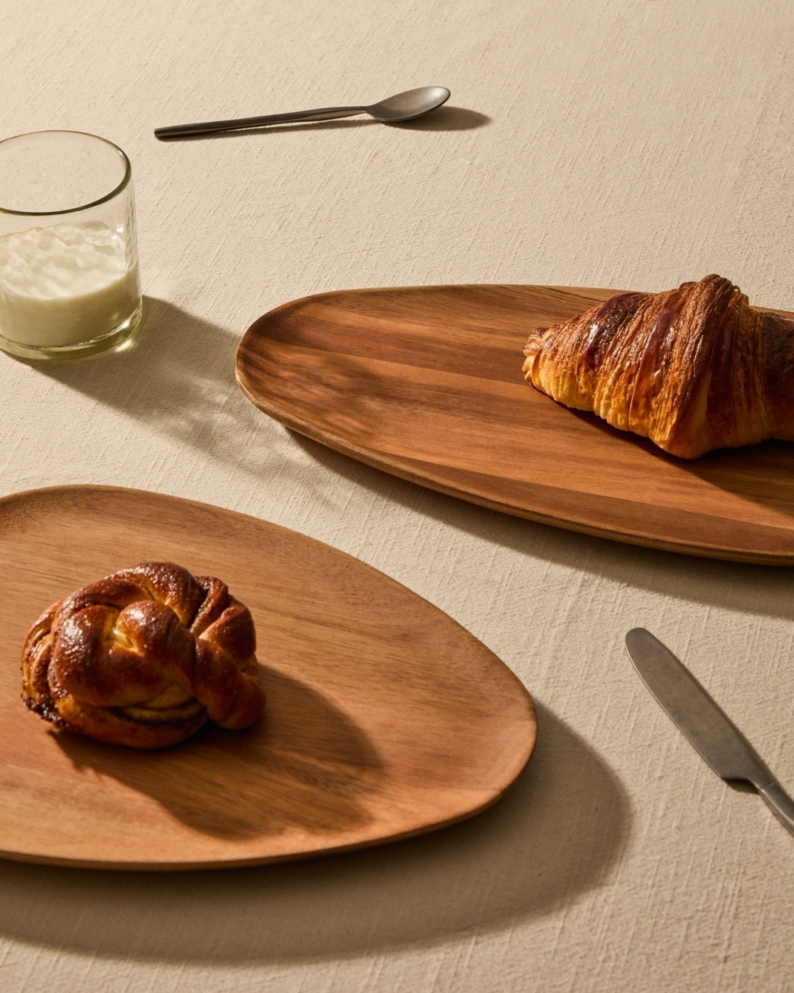 Набор из 2 сервировочных досок Nukha из древесины акации La Forma (ex Julia Grup)