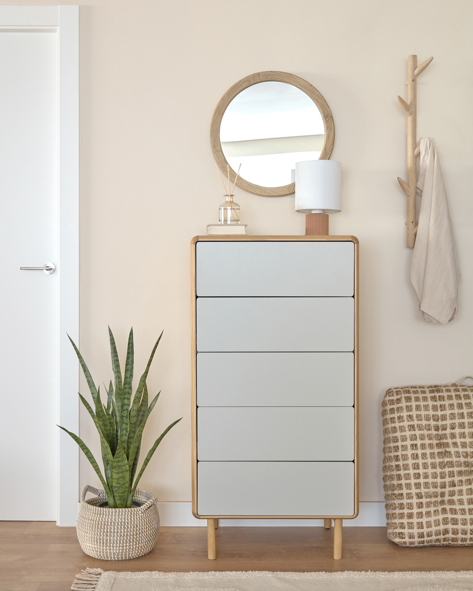 Комод Anielle из массива и шпона ясеня с тремя ящиками 60 x 117 см La Forma (ex Julia Grup)