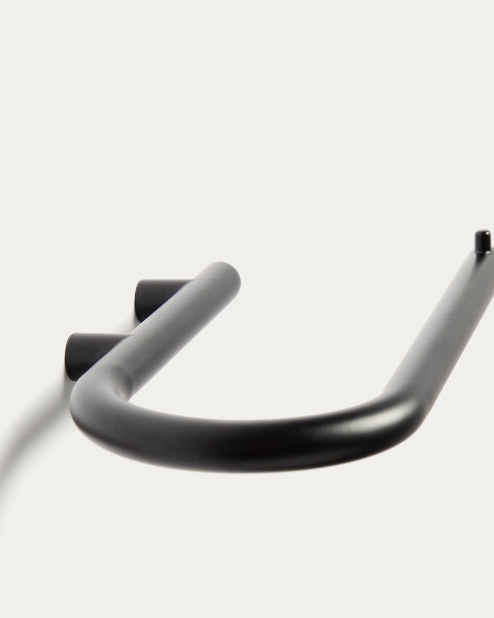 Держатель для туалетной бумаги Arely черный металл La Forma (ex Julia Grup)