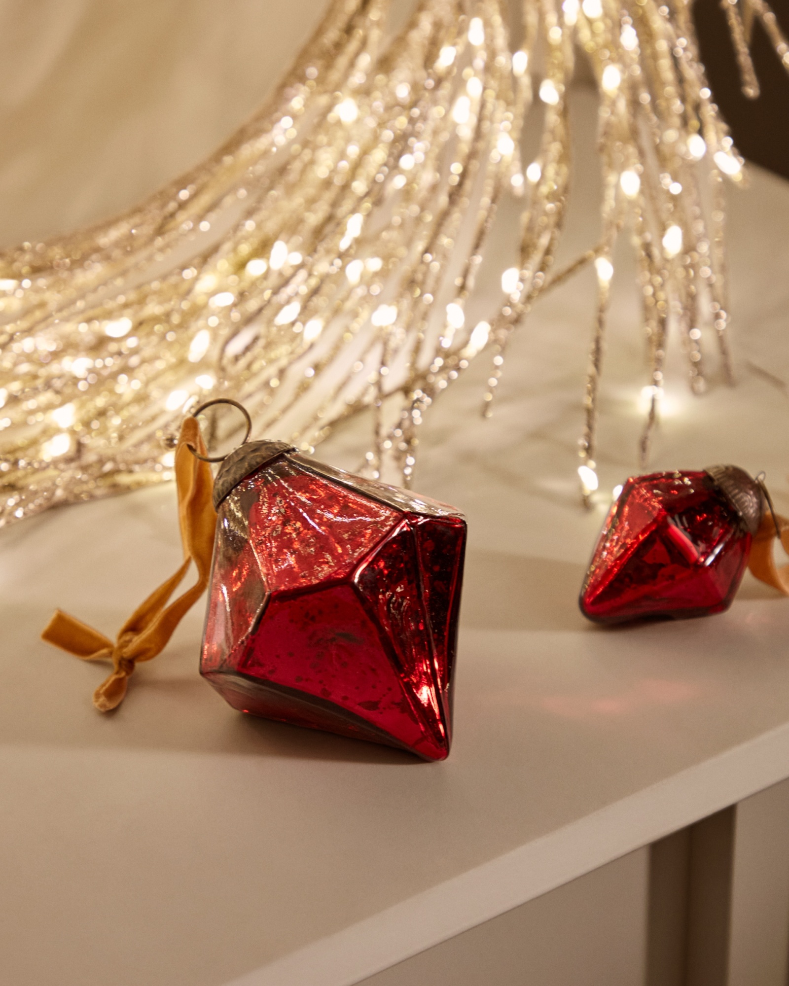 Набор из 2 подвесных украшений Argin из красного переработанного стекла, 10 см La Forma (ex Julia Grup)