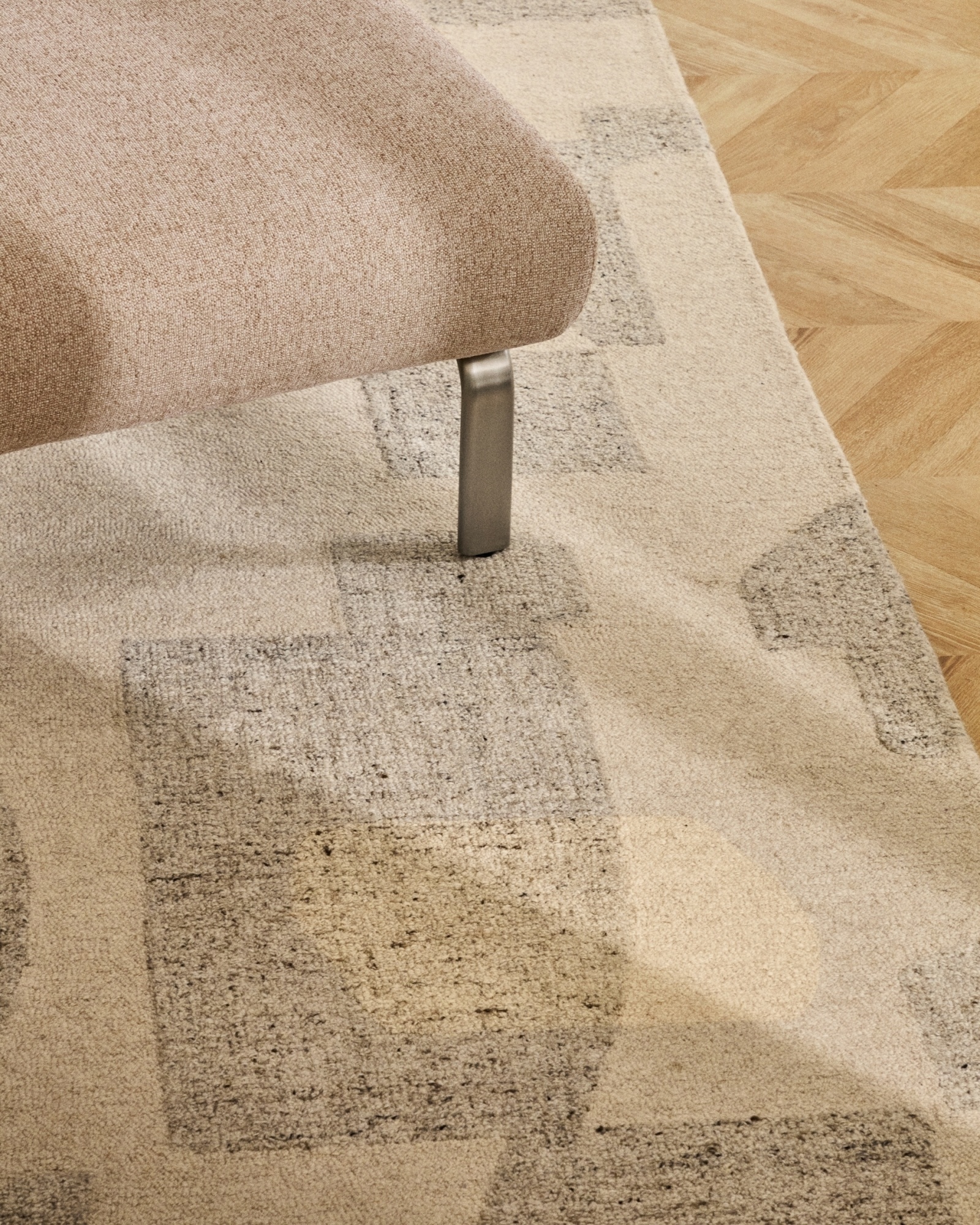 Подставка для ног Amsen светло-коричневого цвета La Forma (ex Julia Grup)