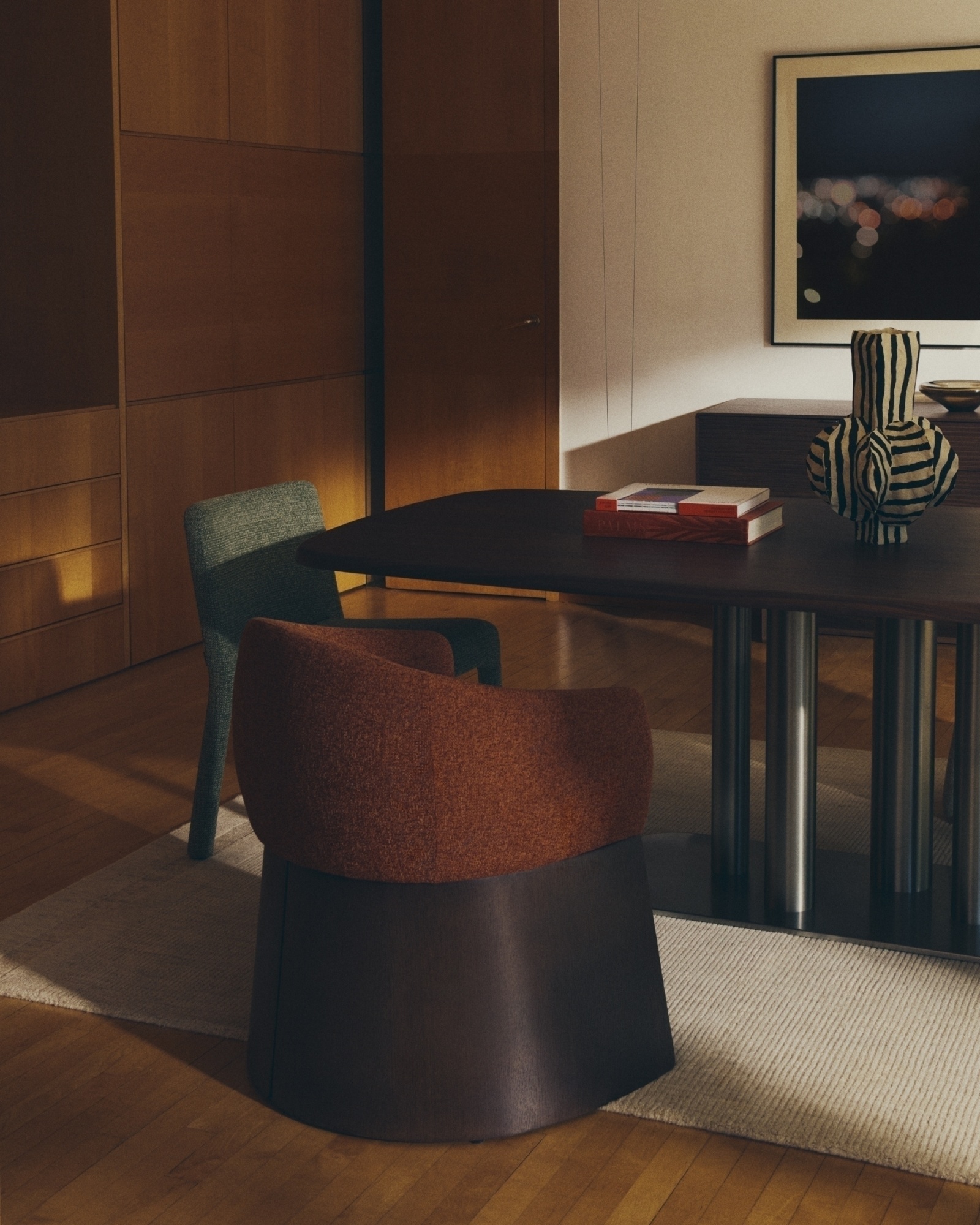 Стул Bosca из терракотовой синели и шпона ореха La Forma (ex Julia Grup)