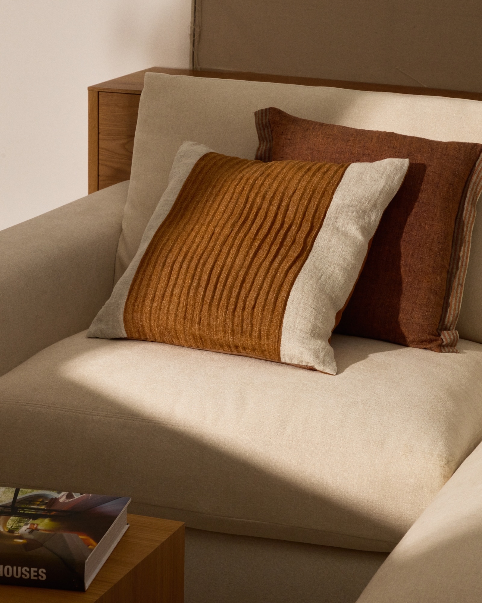 Чехол для подушки Zoren из льна горчичного цвета 50 x 50 см La Forma (ex Julia Grup)