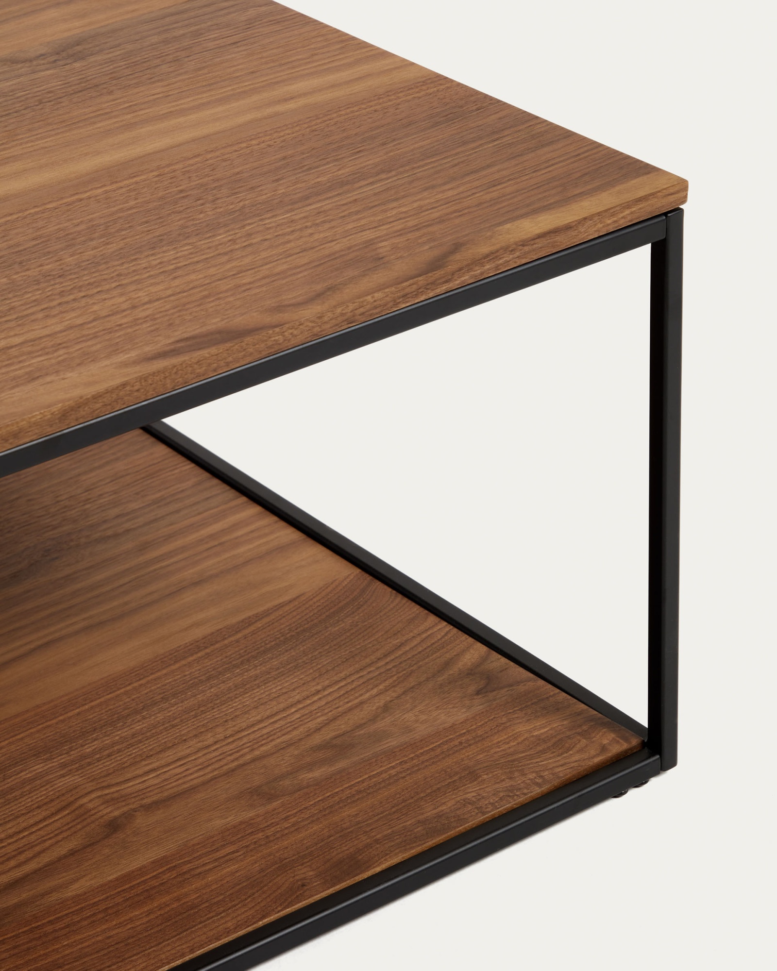 Yoana Журнальный столик из орехового шпона и черного металла 80 x 80 см La Forma (ex Julia Grup)