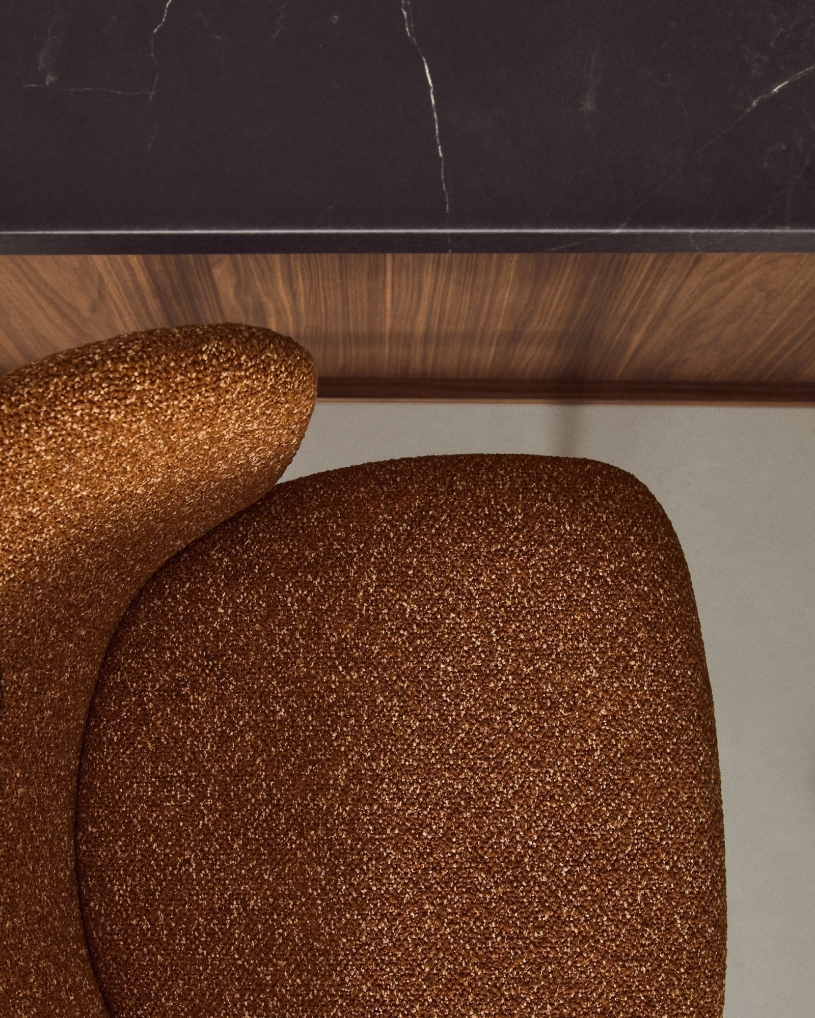 Барный стул Ciselia из терракотового шенилла с ножками из черной стали La Forma 463537