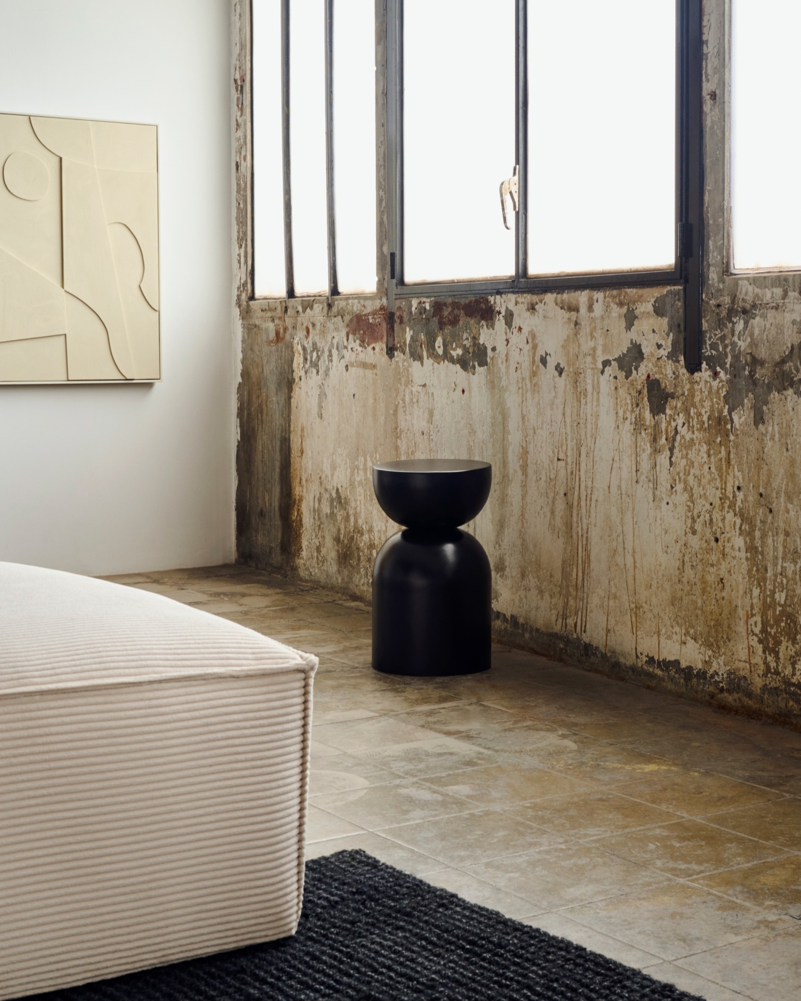 Rachel Приставной столик из металла с черной отделкой Ø 30,5 см La Forma (ex Julia Grup)