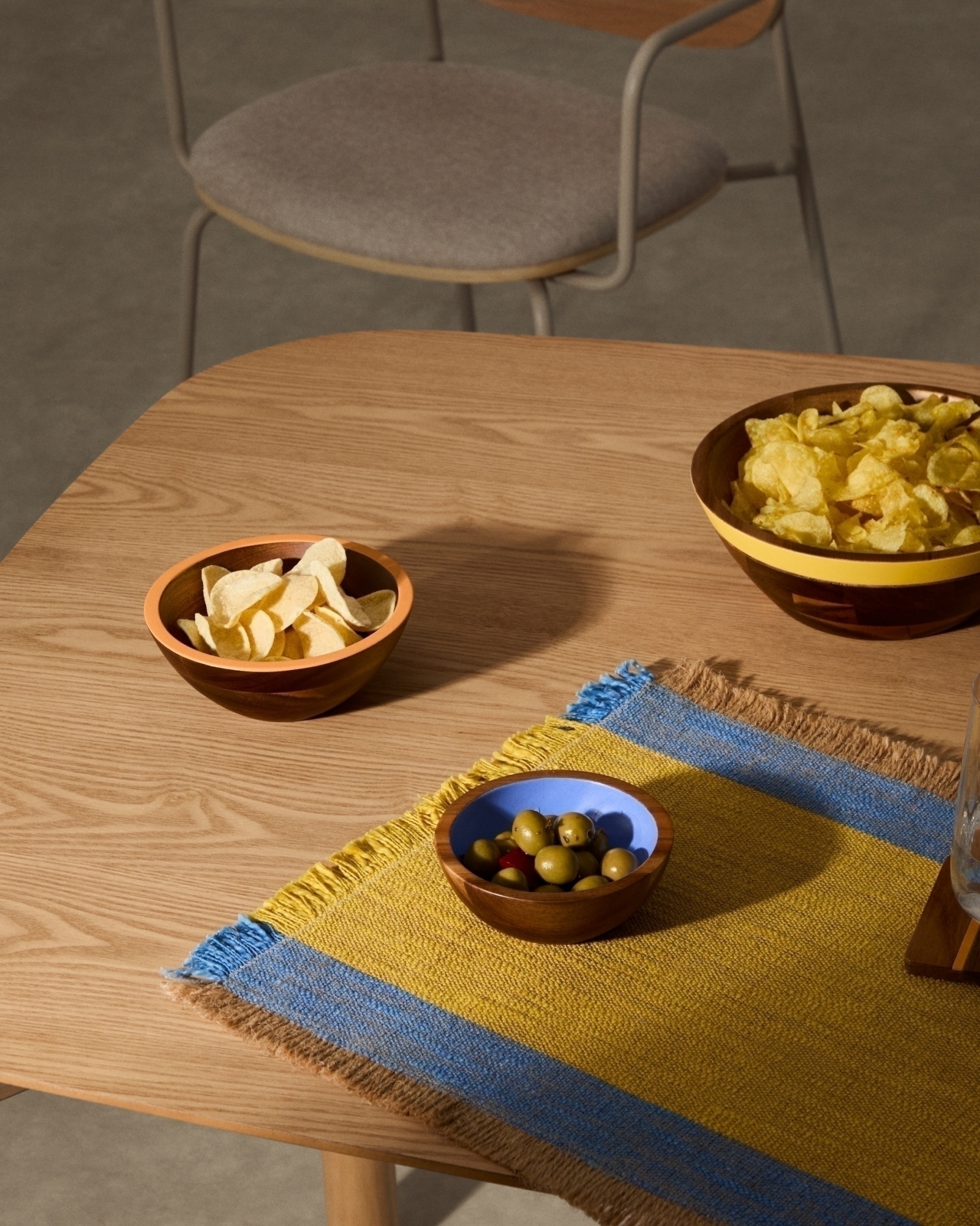 Zairin Набор из 2 разноцветных мисок из древесины акации La Forma (ex Julia Grup)