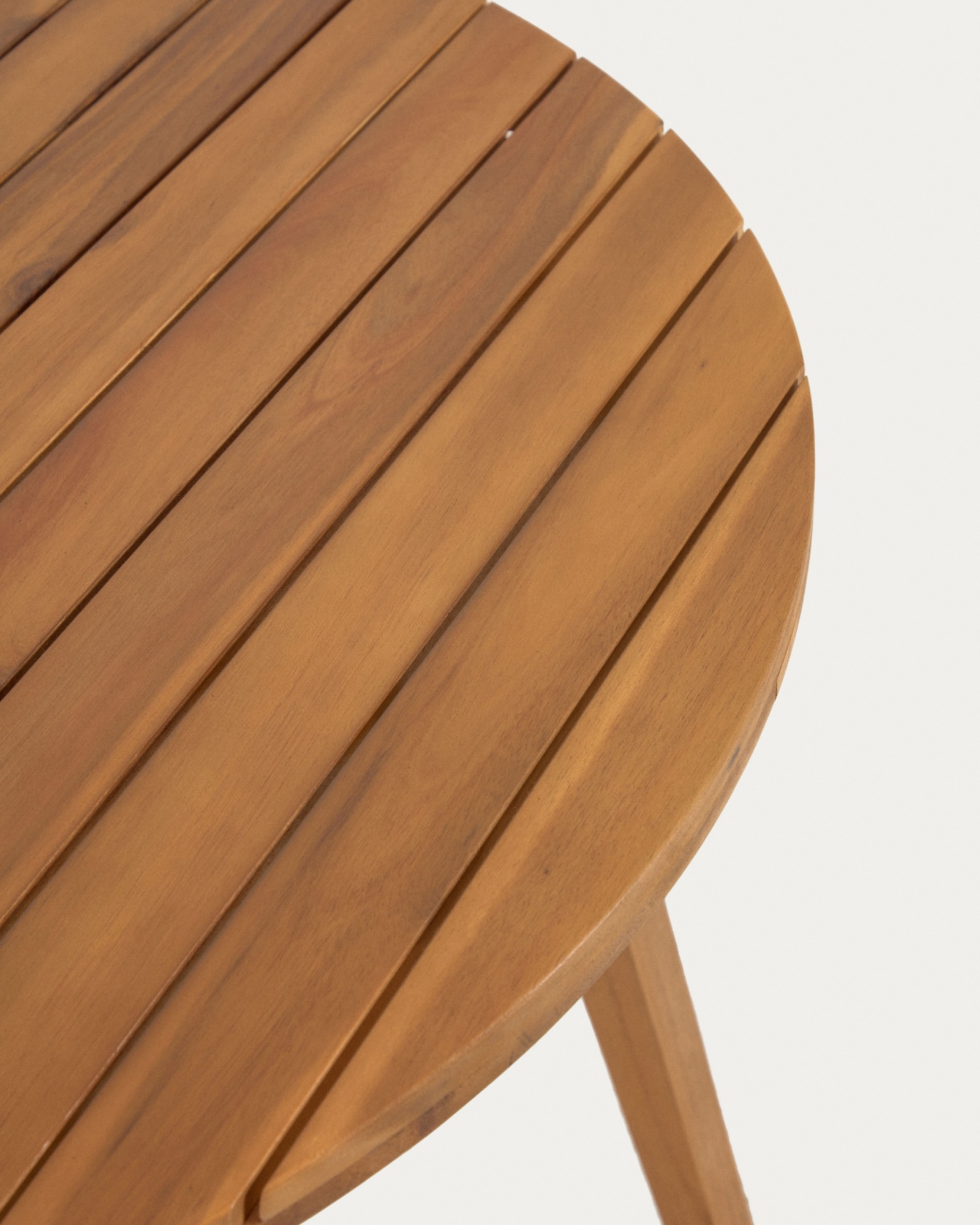 Круглый уличный стол Vilma из массива акации Ø 90 см 100% FSC La Forma (ex Julia Grup)