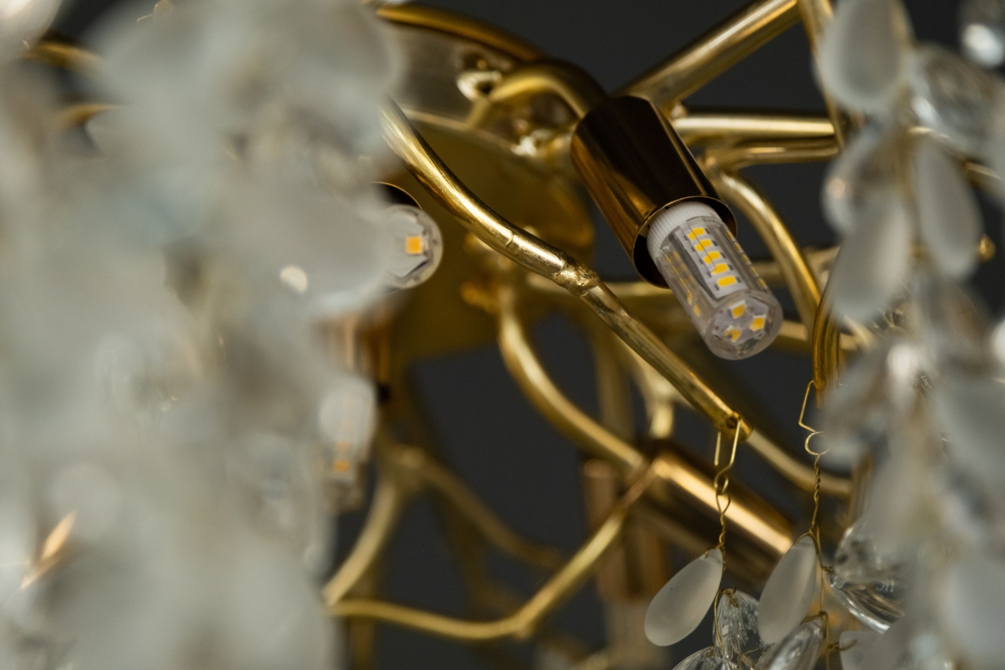 Люстра Milosh tendence 0921CL-13GD