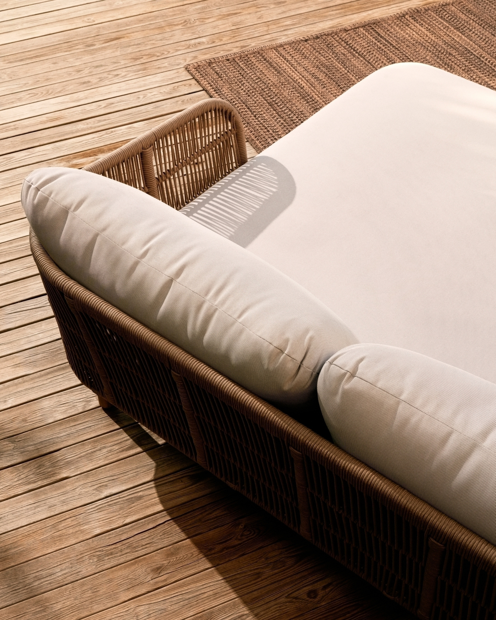 Двухместный шезлонг Catalina из бежевого шнура и массива акации La Forma 253631