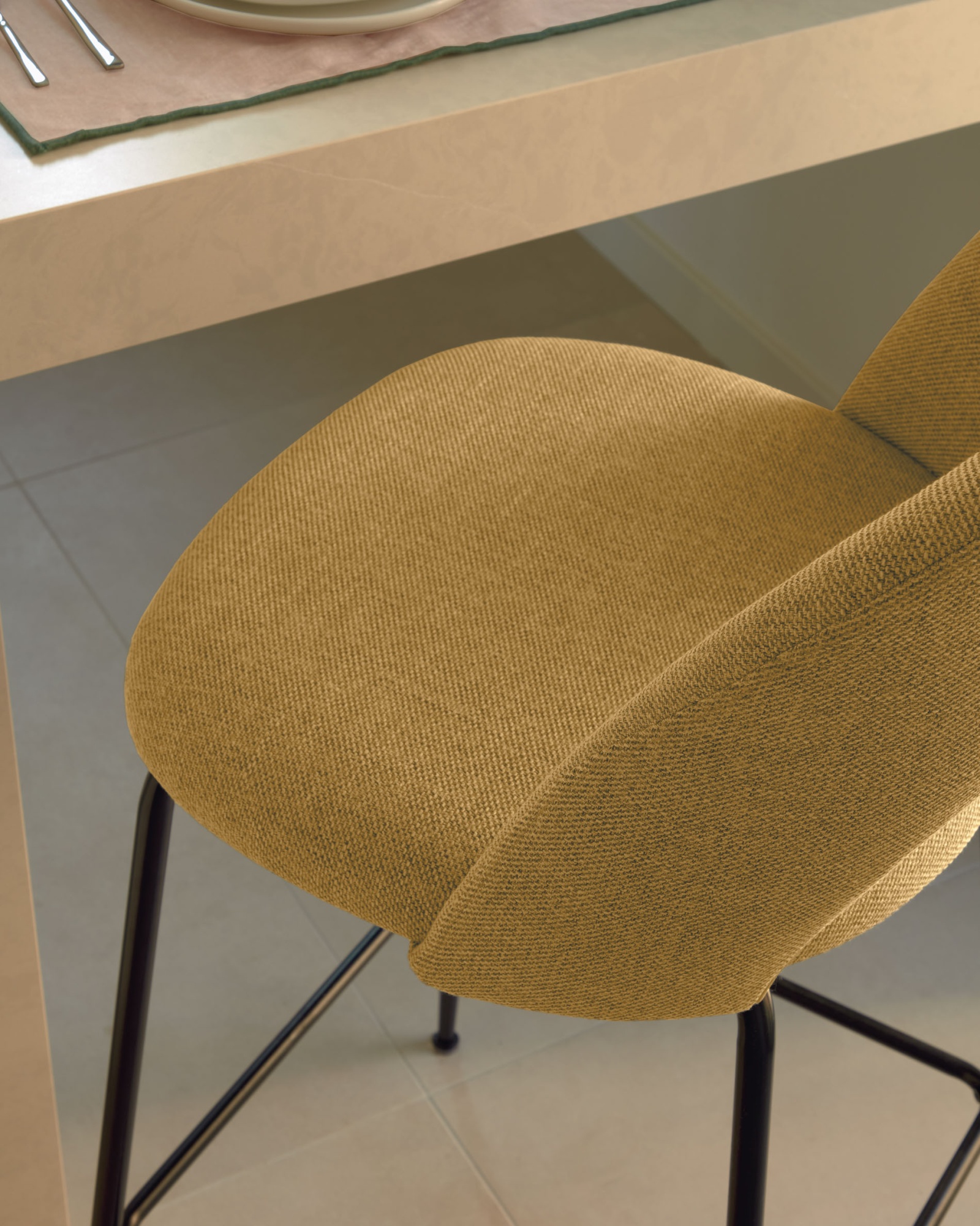 Полубарный стул Mahalia горчично-желтый La Forma (ex Julia Grup)