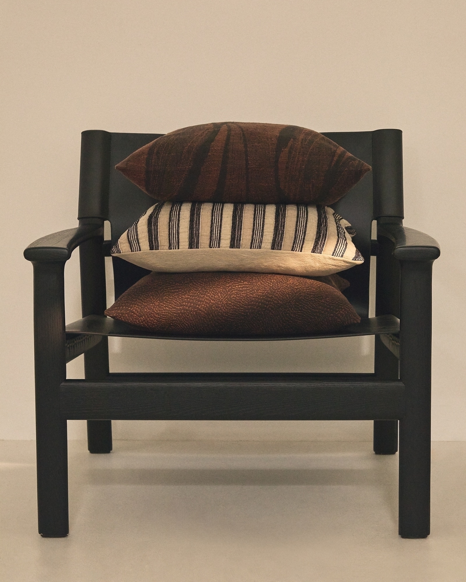 Чехол на подушку Isena из 100% хлопка с разноцветной вышивкой 50 x 50 см La Forma (ex Julia Grup)