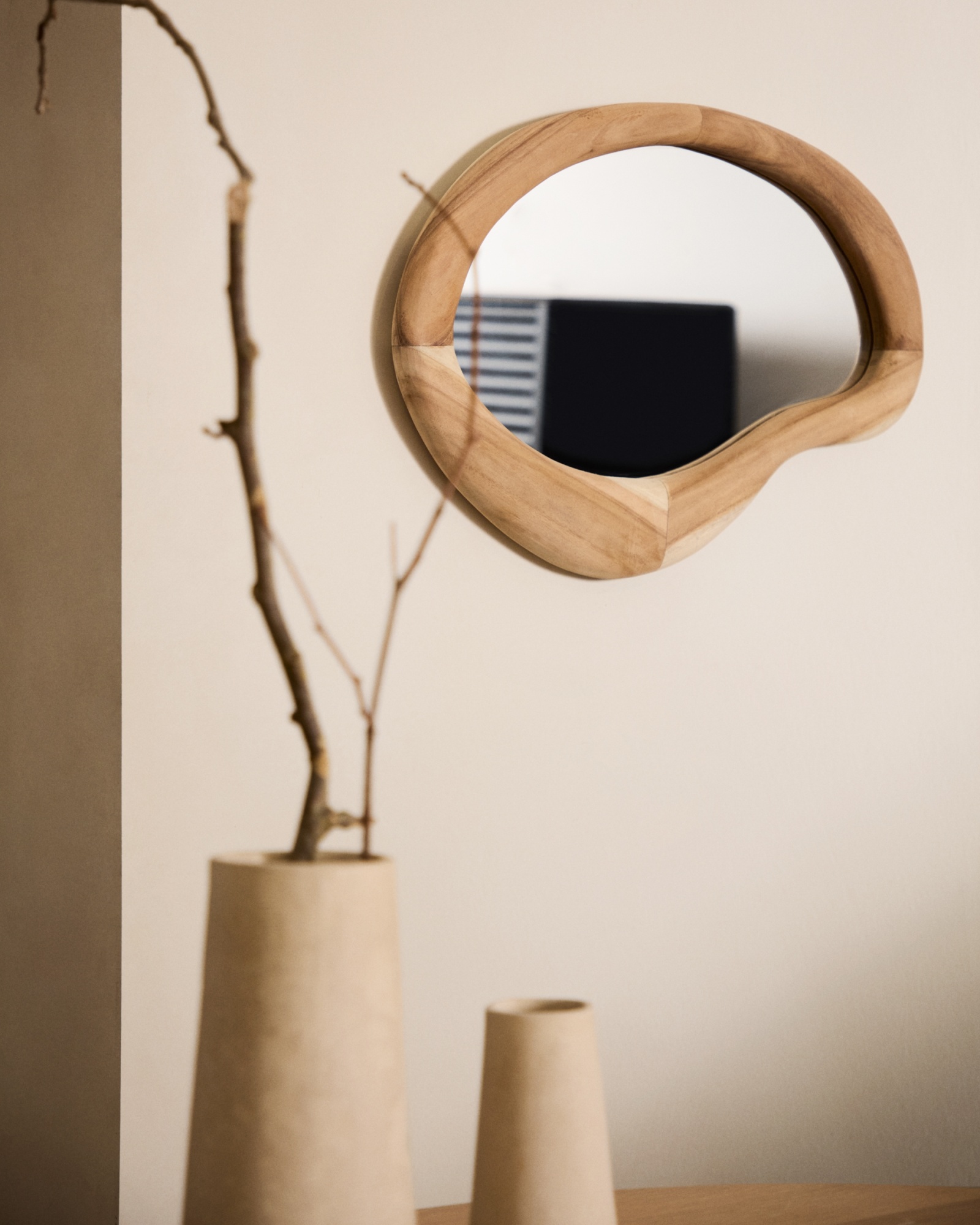 Selem Зеркало в деревянной раме с натуральной отделкой 68 x 44 см La Forma (ex Julia Grup)