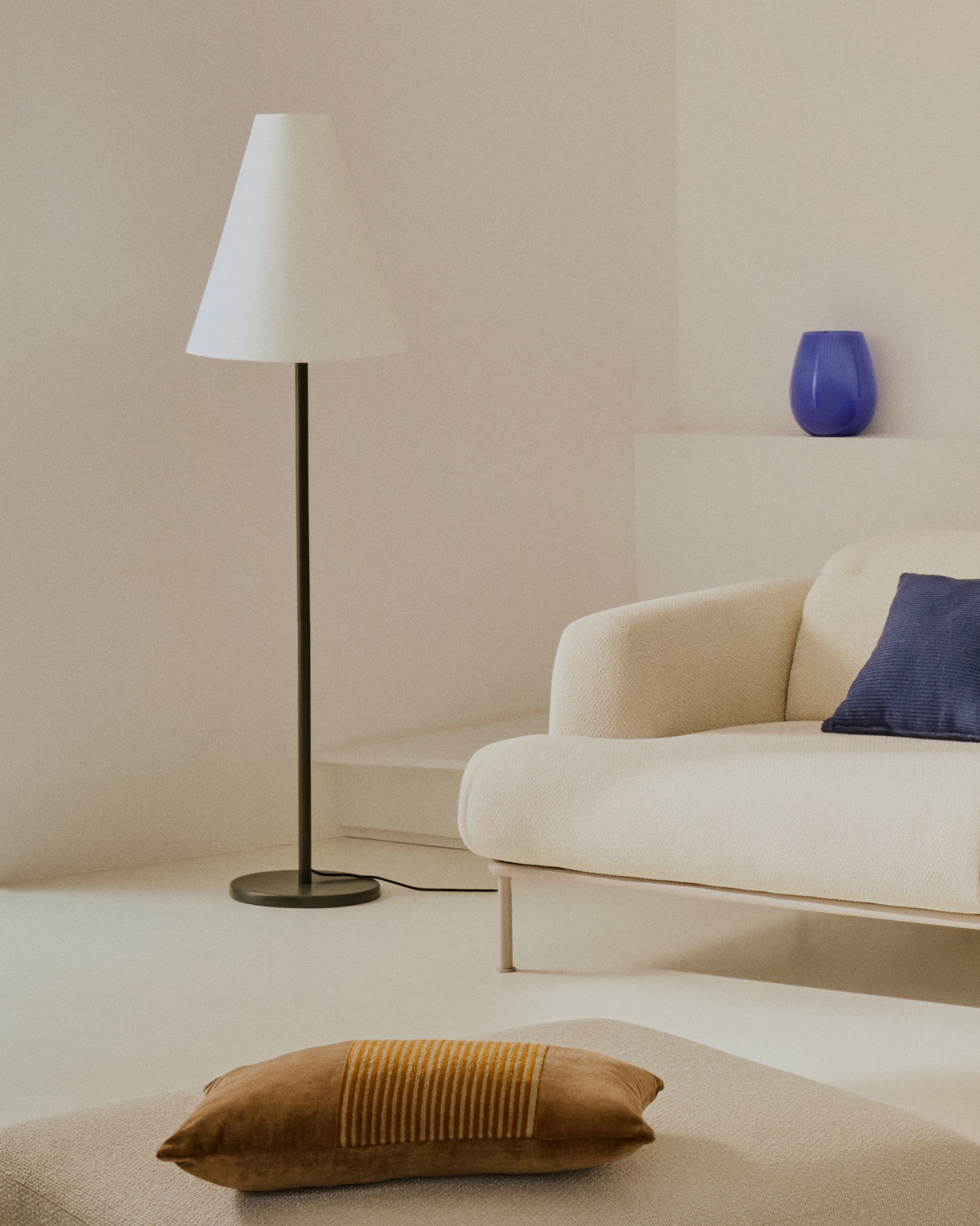 Navat Торшер с металлическим основанием зеленого цвета La Forma (ex Julia Grup)