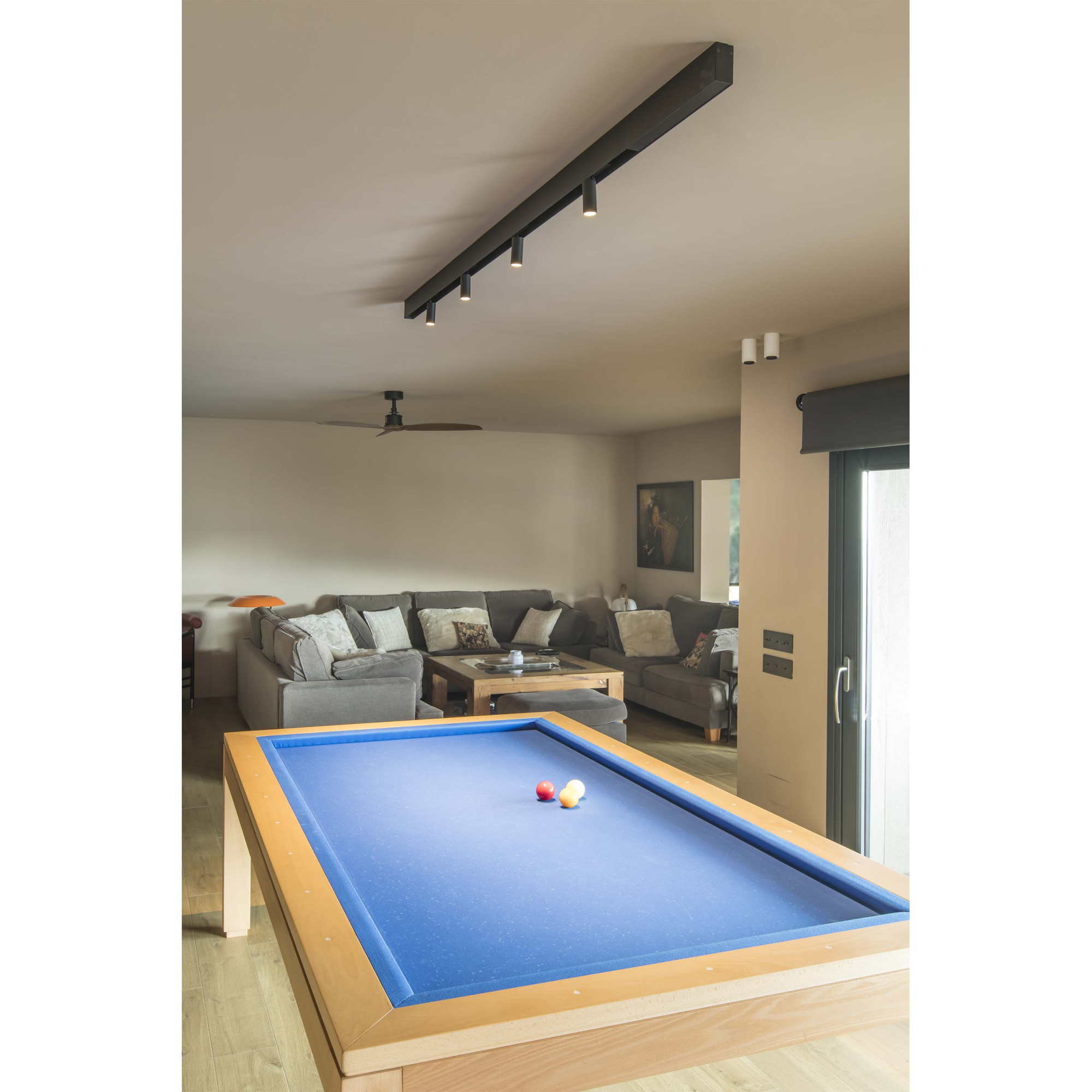 Трековый светильник Neso Hole 2700K 20 гр. Faro