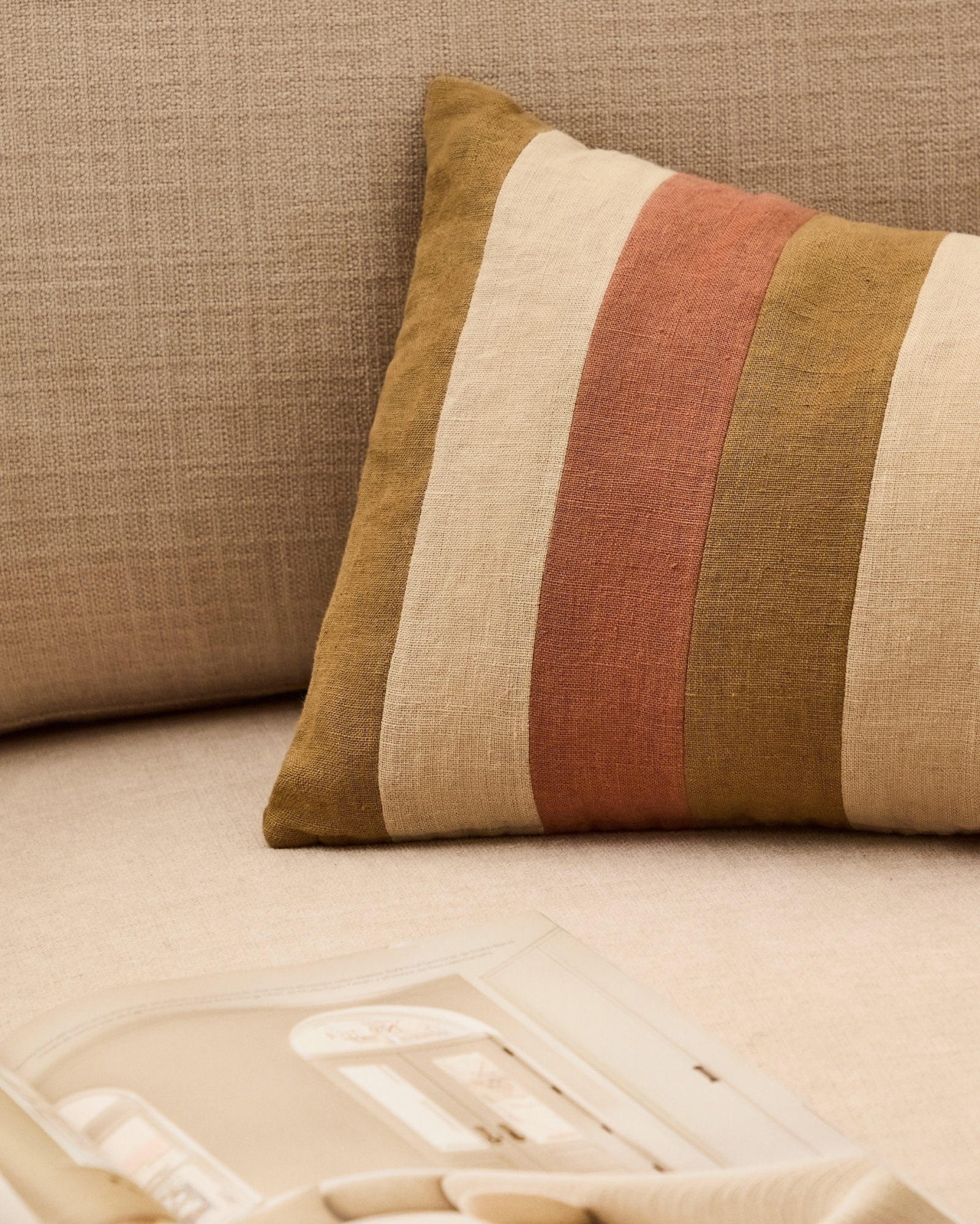 Чехол для подушки Nivran из льна в разноцветную полоску 30 x 50 см La Forma (ex Julia Grup)