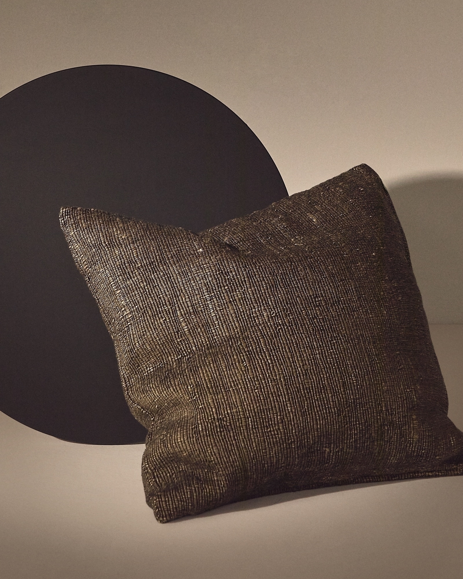 Чехол для подушки Machiel из вискозного жаккарда черно-белого цвета 50 x 50 см La Forma (ex Julia Grup)