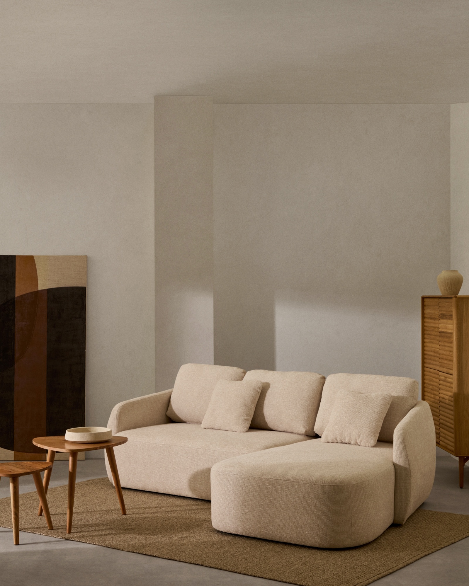 Laira 3-местный диван-кровать из шенилла с шезлонгом справа цвет экрю 246 см La Forma (ex Julia Grup)