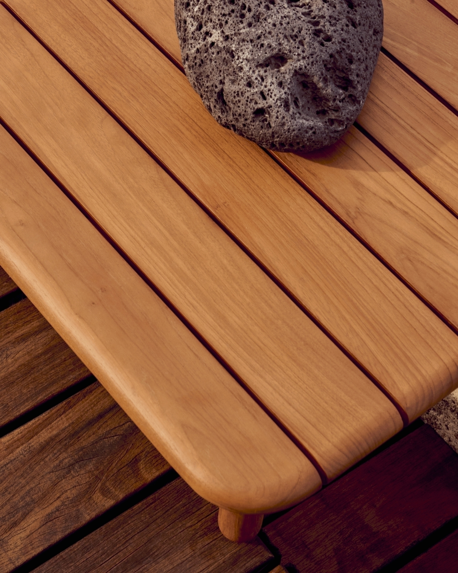 Журнальный столик Turqueta из массива тикового дерева, 70 x 70 см La Forma 191732