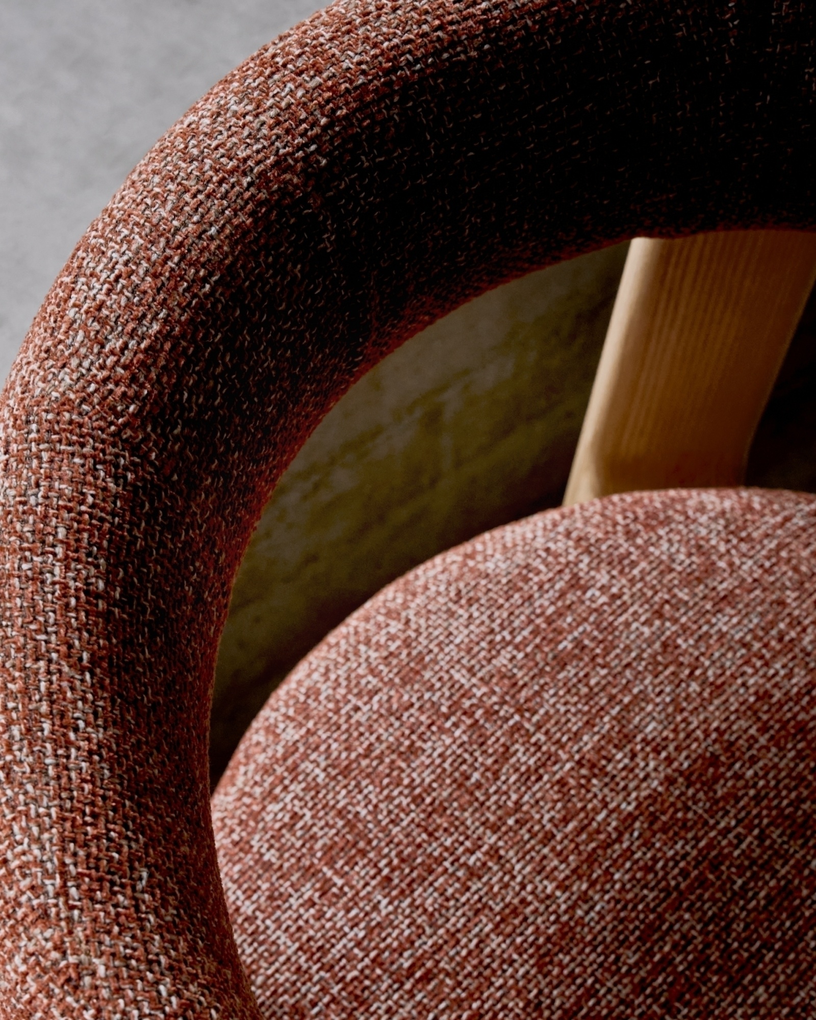 Granite Стул на 4 ножках из терракотового шенилла и массива ясеня в натуральной отделке La Forma (ex Julia Grup)