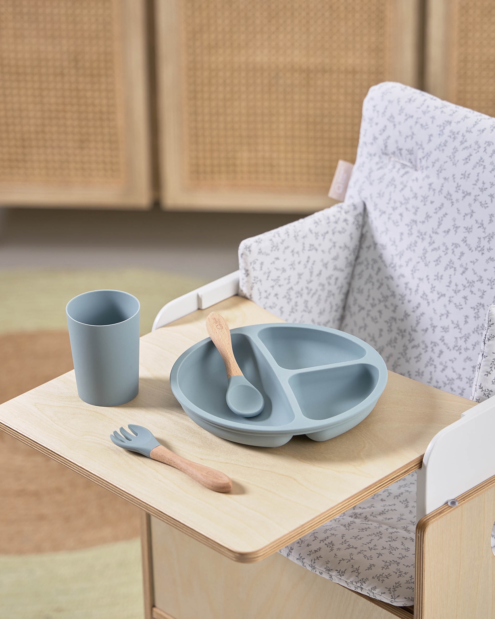 Поднос для кресла Nuun из березового шпона La Forma (ex Julia Grup)