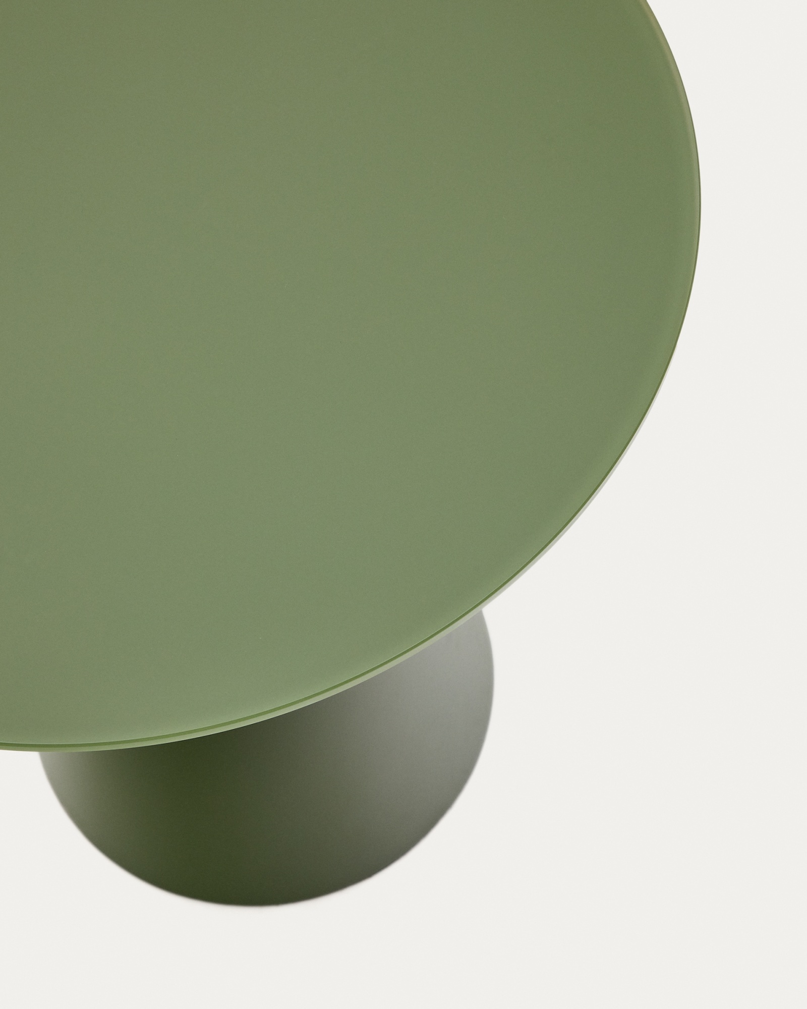 Журнальный столик Wilshire из стекла и стали зеленый Ø50cm La Forma (ex Julia Grup)