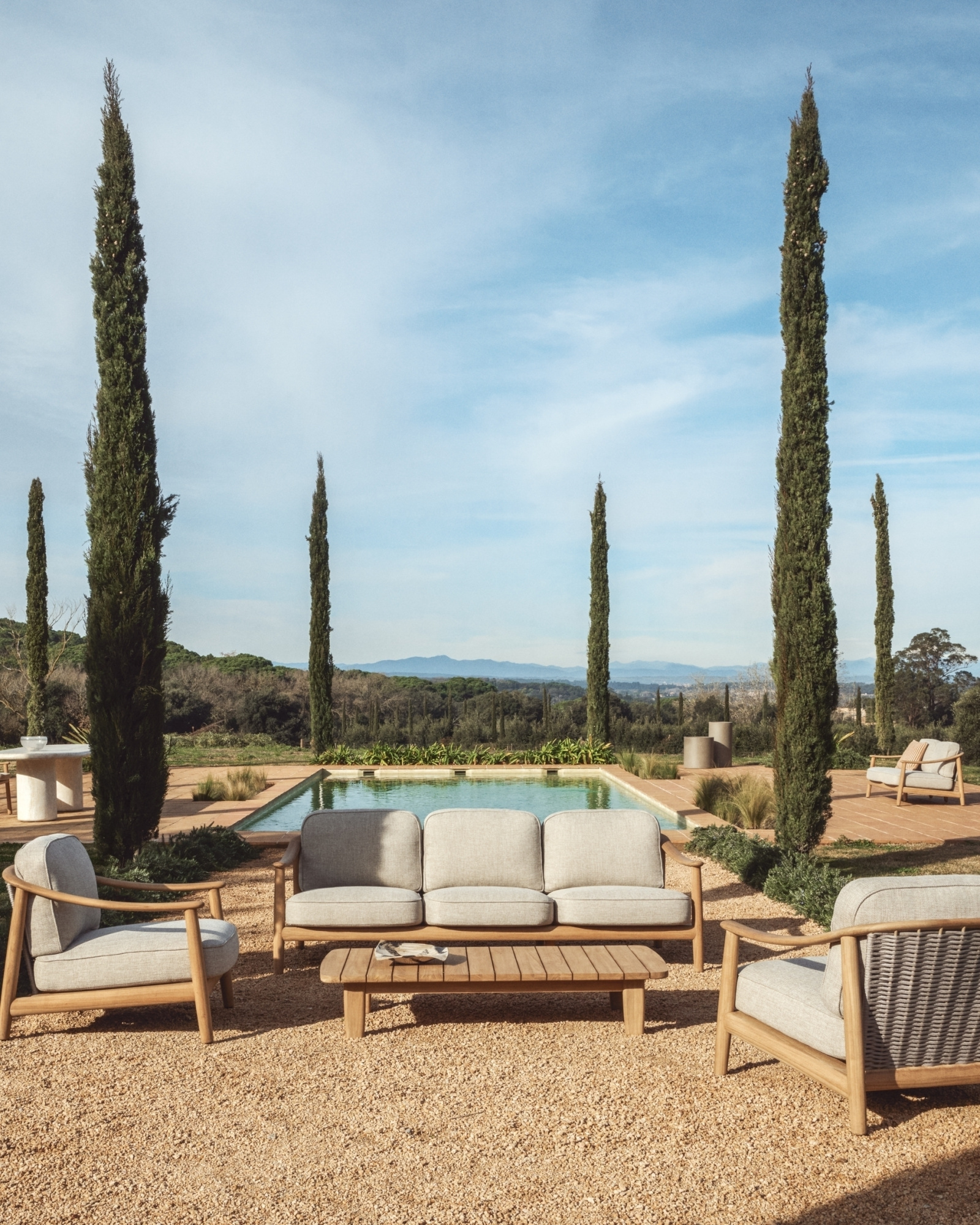 Уличное кресло Elunda из тикового дерева и бежевой веревки La Forma 482217