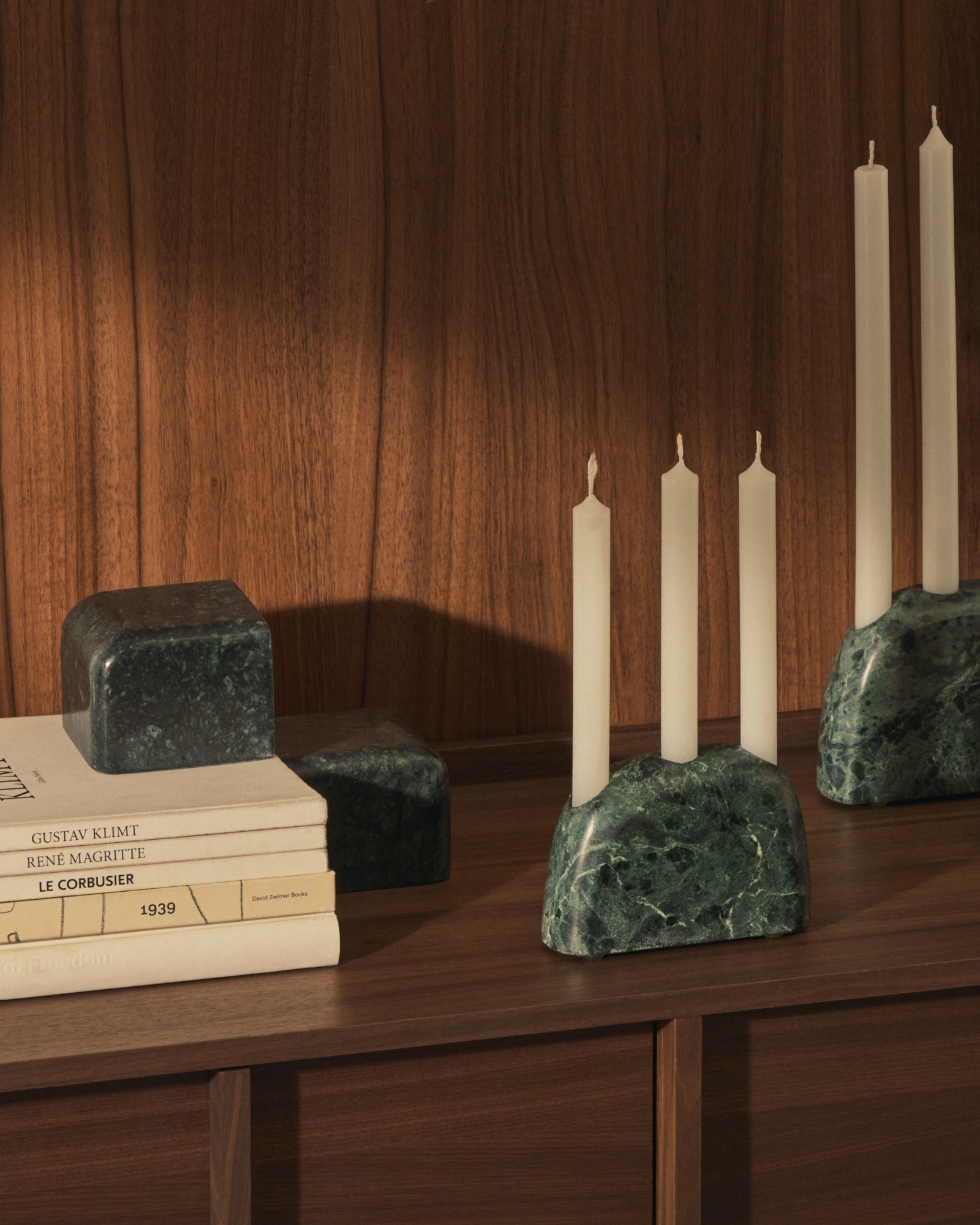 Signe Большой подсвечник из зеленого мрамора 10 см La Forma (ex Julia Grup)