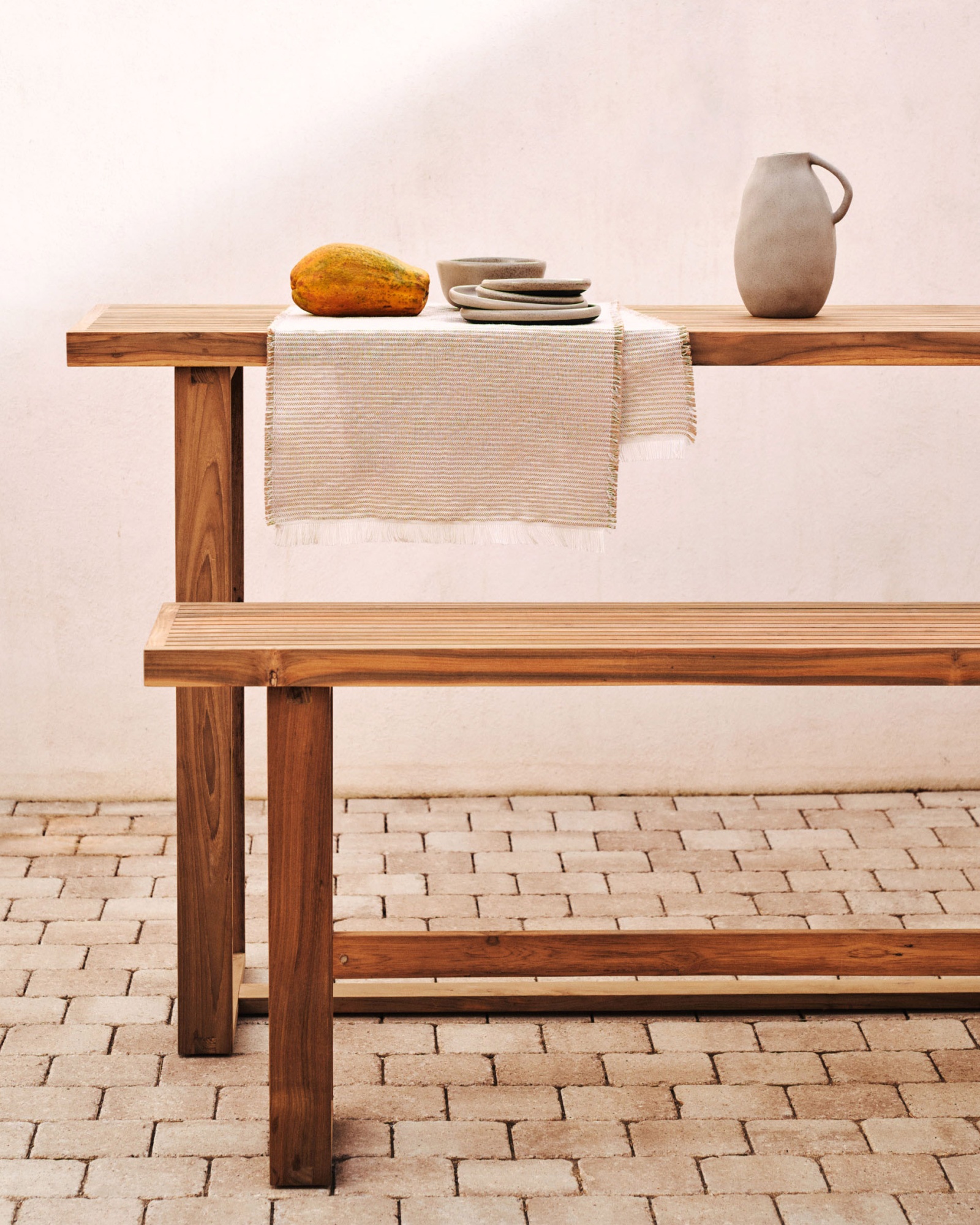 Canadell Уличная скамейка из 100% переработанного тикового дерева 130 см La Forma (ex Julia Grup)