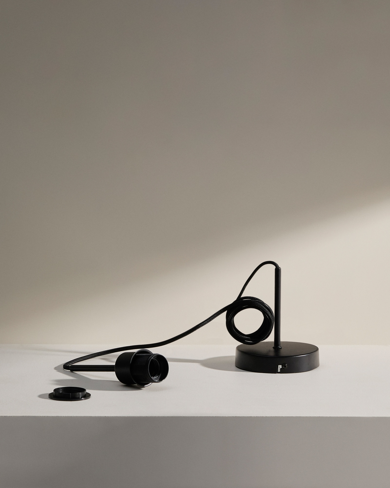 Крепление для металлического потолочного светильника Fulvia с черной отделкой La Forma (ex Julia Grup)