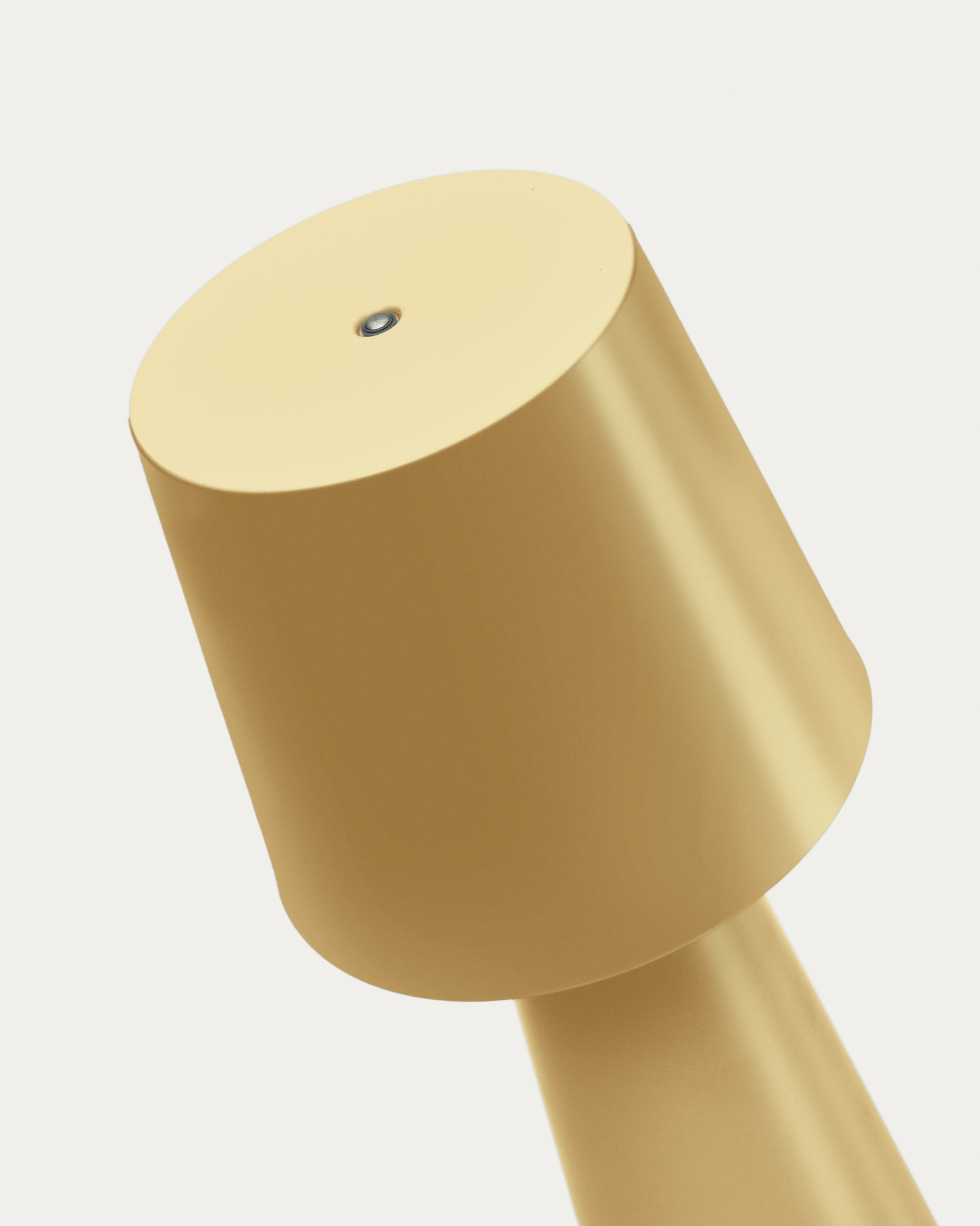 Arenys Большая переносная настольная лампа в позолоченном цвете La Forma 192660