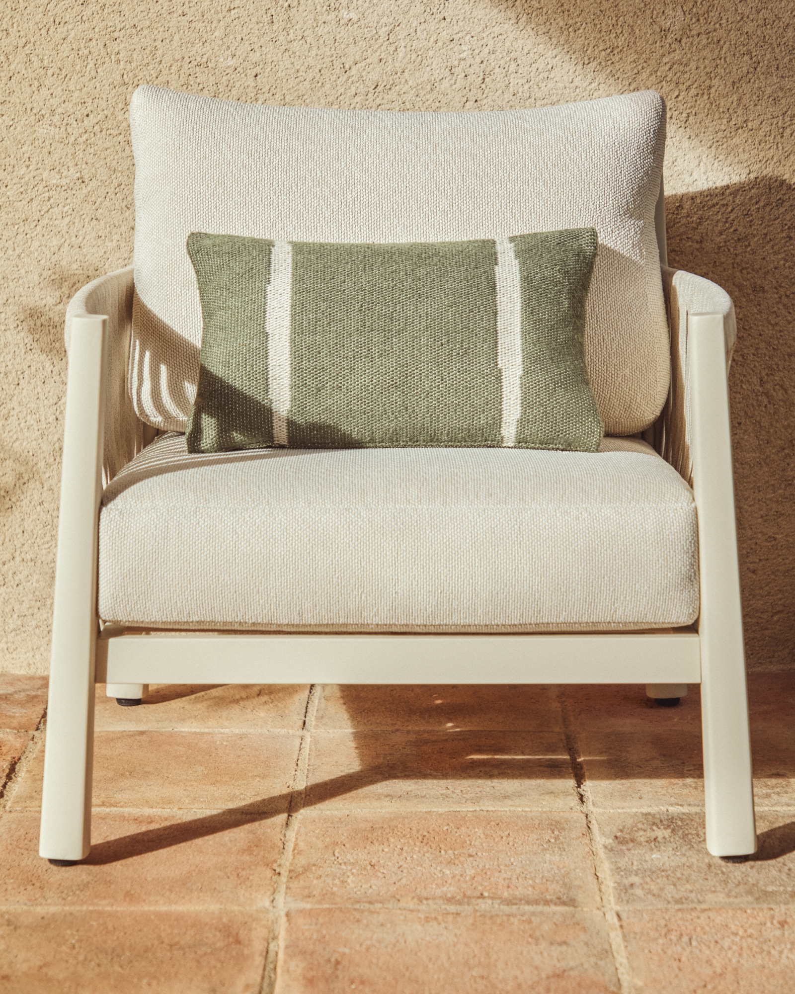 Чехол для подушки Daila зеленого цвета 100% ПЭТ с рисунком в стиле икат 30 x 50 см La Forma 481377