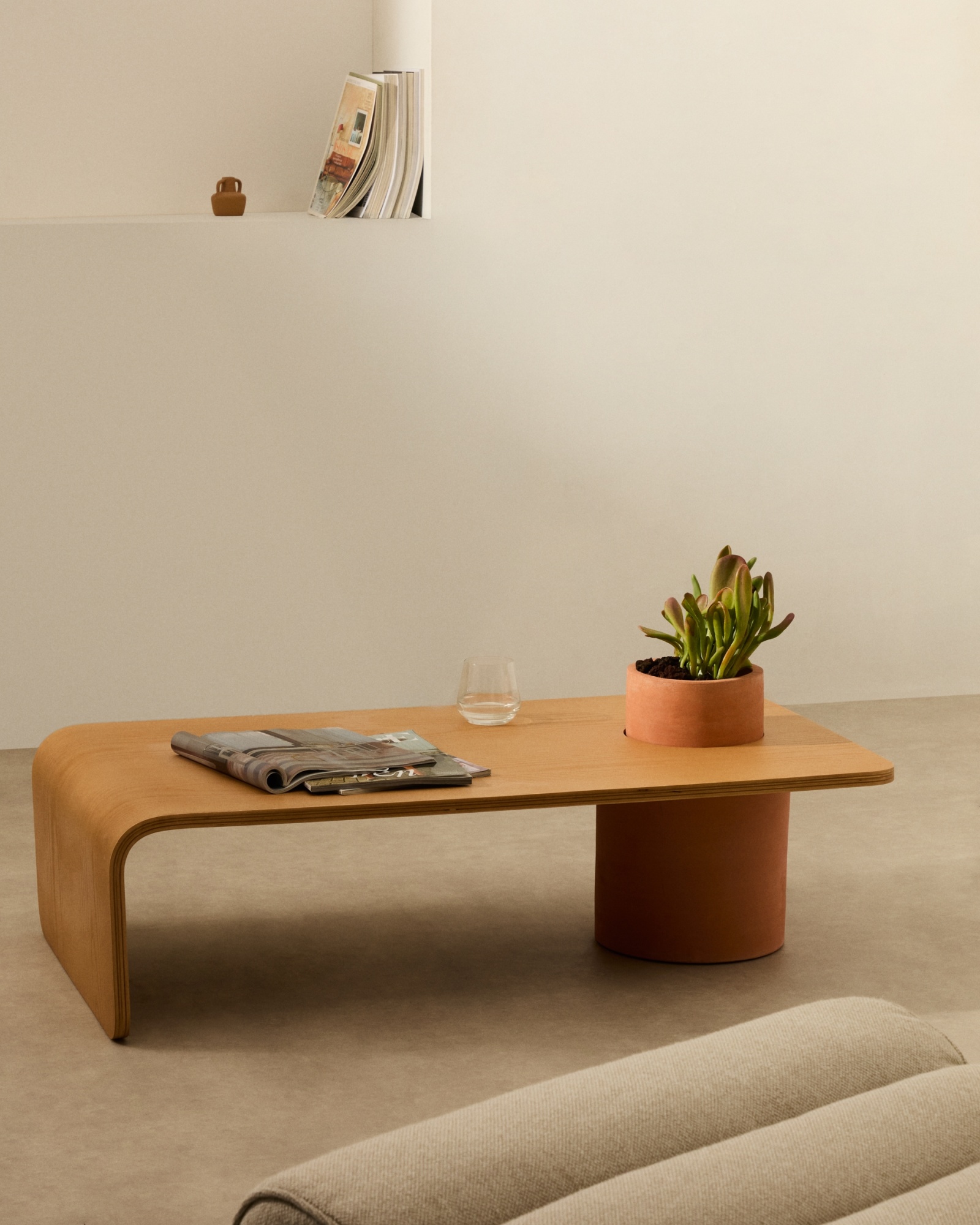 Журнальный столик Olaria терракотовый с дубовым шпоном натуральной отделки 110 x 60 La Forma (ex Julia Grup)