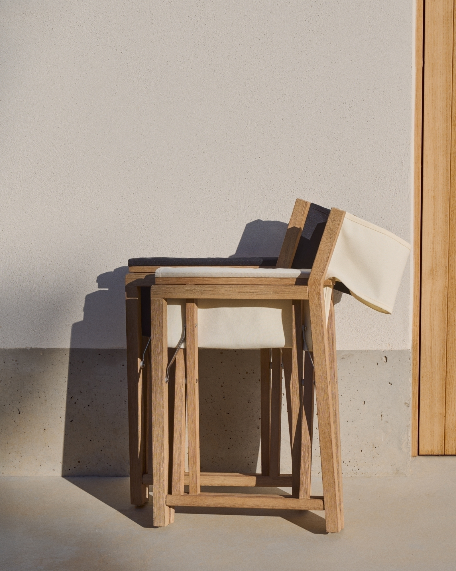 Складной стул Vilara для улицы из акации и текстиля белого цвета La Forma 262383