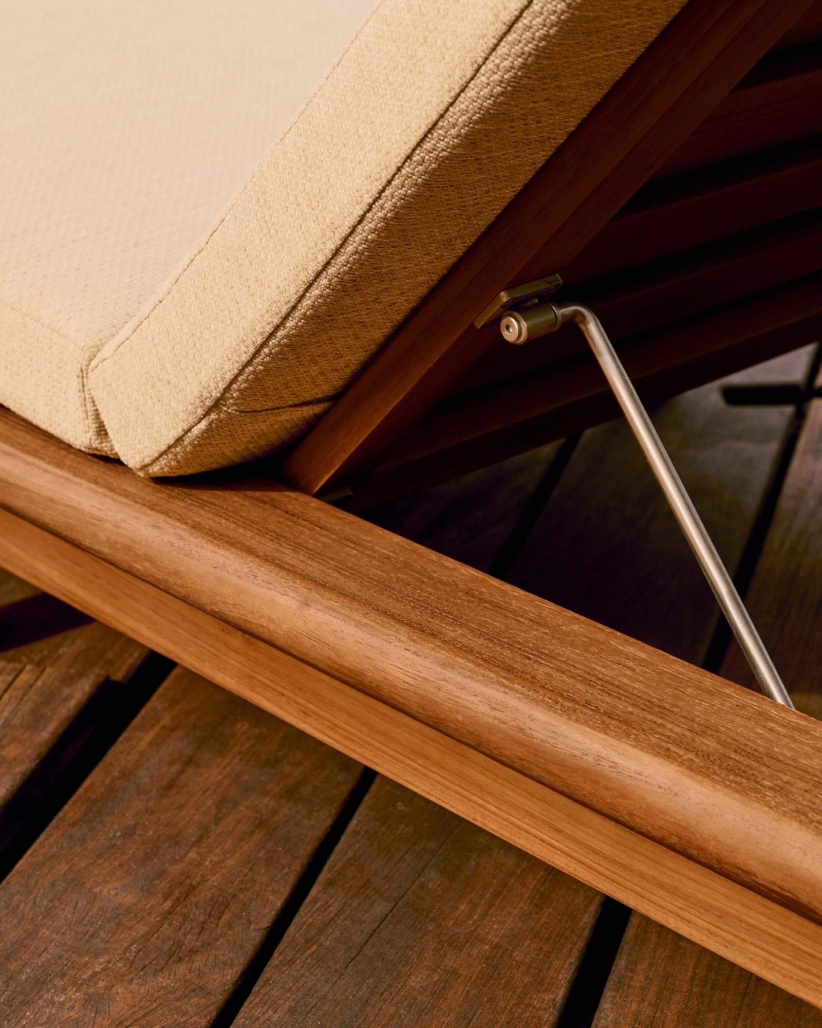 Шезлонг Turqueta из массива тикового дерева La Forma (ex Julia Grup)