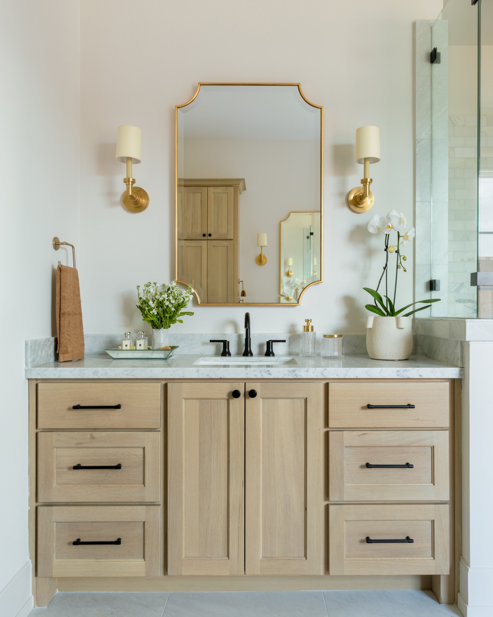 Зеркало в золотой раме Аверон Louvre Home LHDWM3543MLR