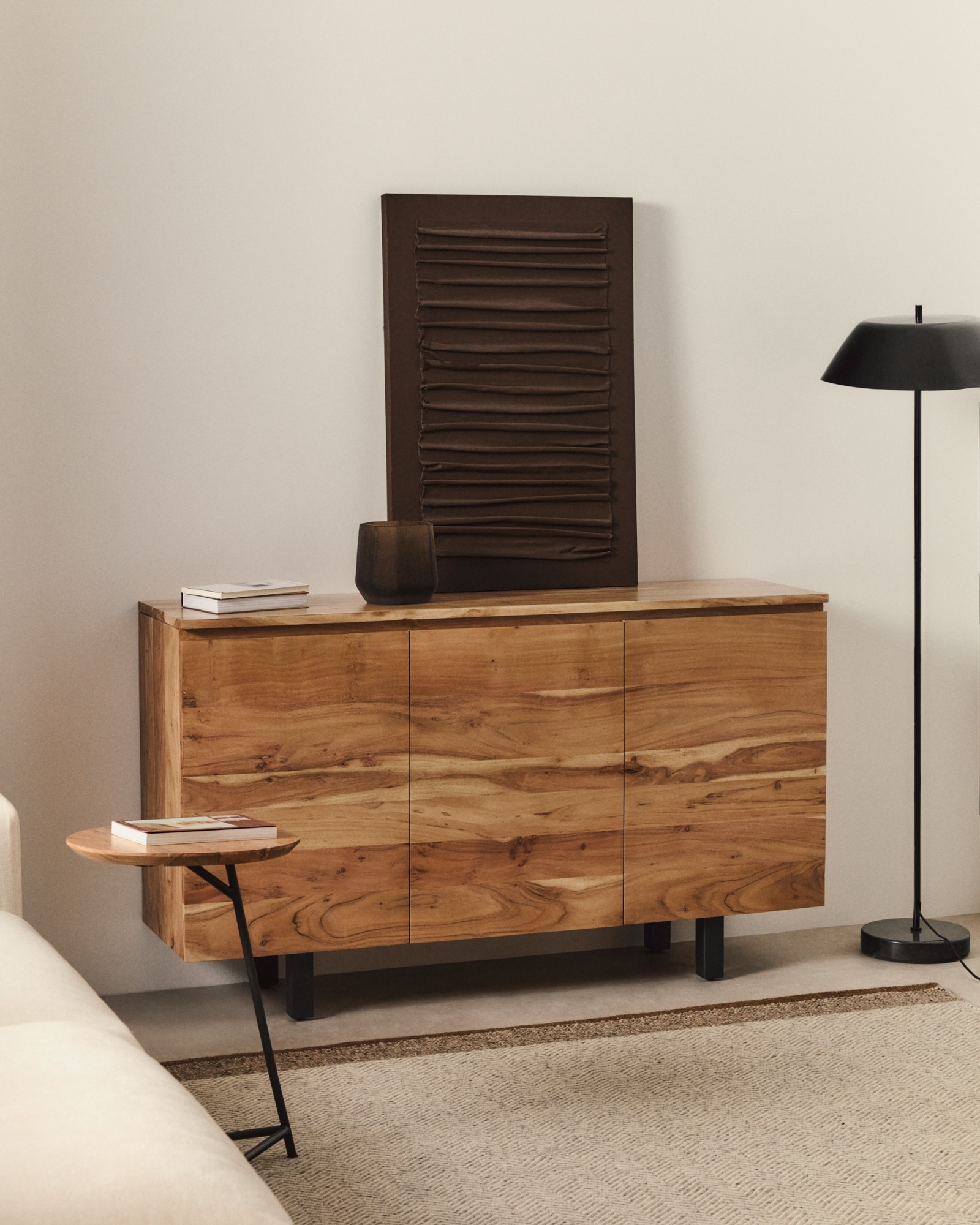 Сервант Uxue из массива акации с беленой отделкой 150 x 88 La Forma (ex Julia Grup)