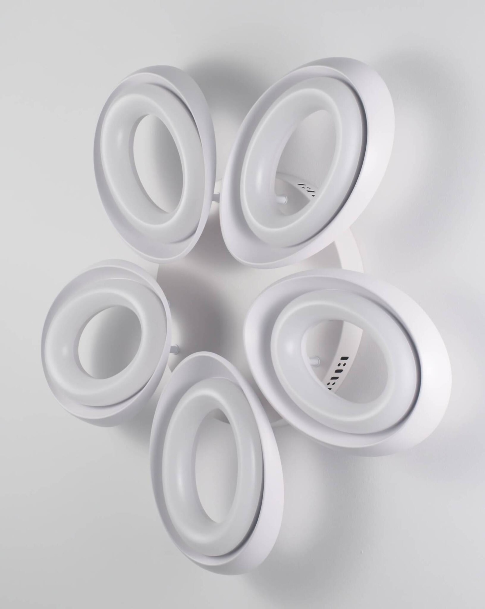 Светодиодная потолочная люстра с пультом Moderli V2881-CL Costa LED 120W