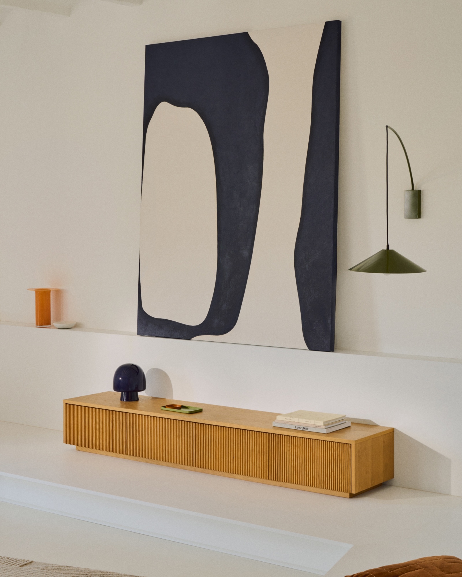 Тумба под телевизор Helvine с 4 ящиками из дубового шпона и закаленного стекла, 200 x 40 La Forma (ex Julia Grup)