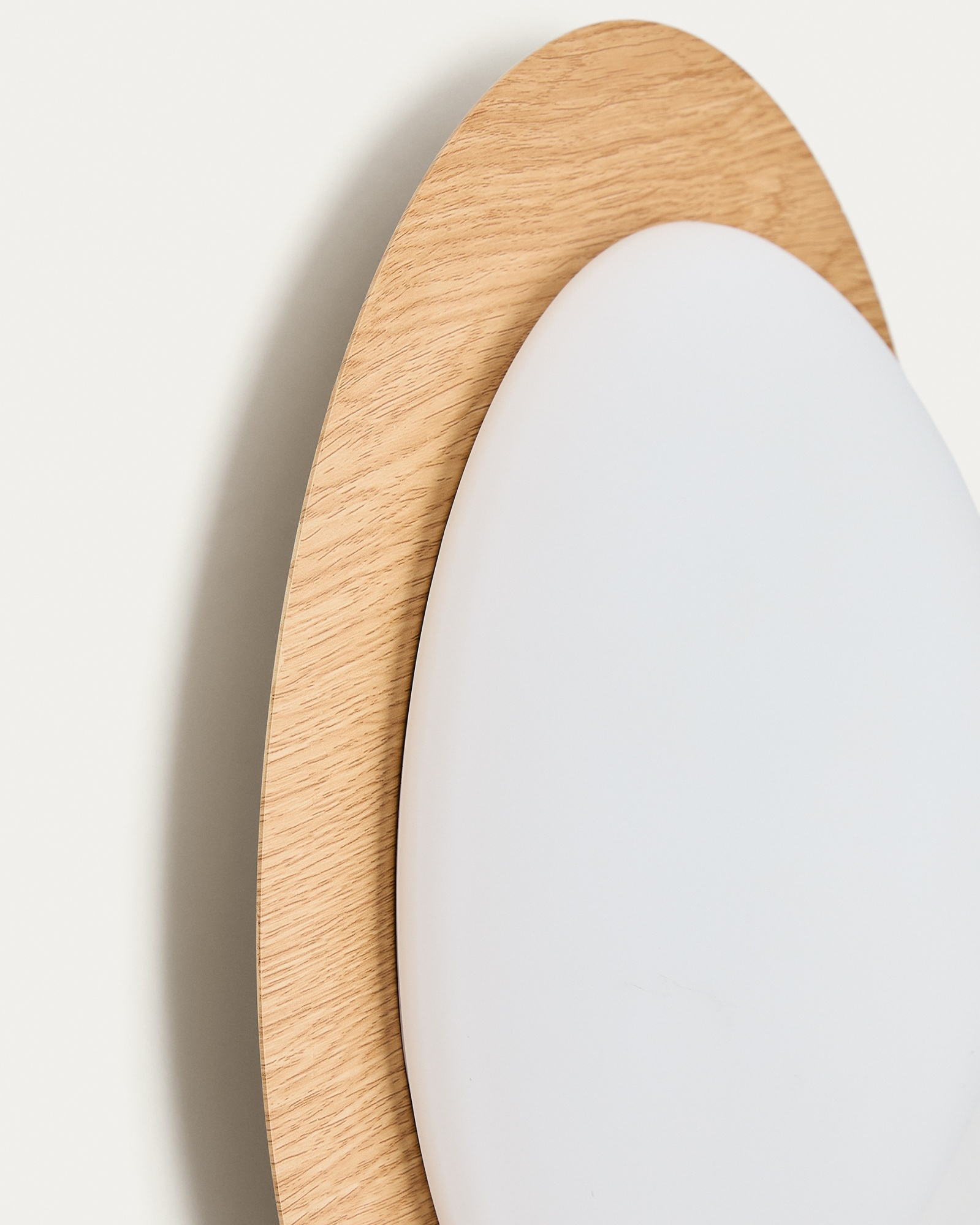 Потолочный светильник Novae из светлой шлифованной стали с имитацией дерева La Forma (ex Julia Grup)