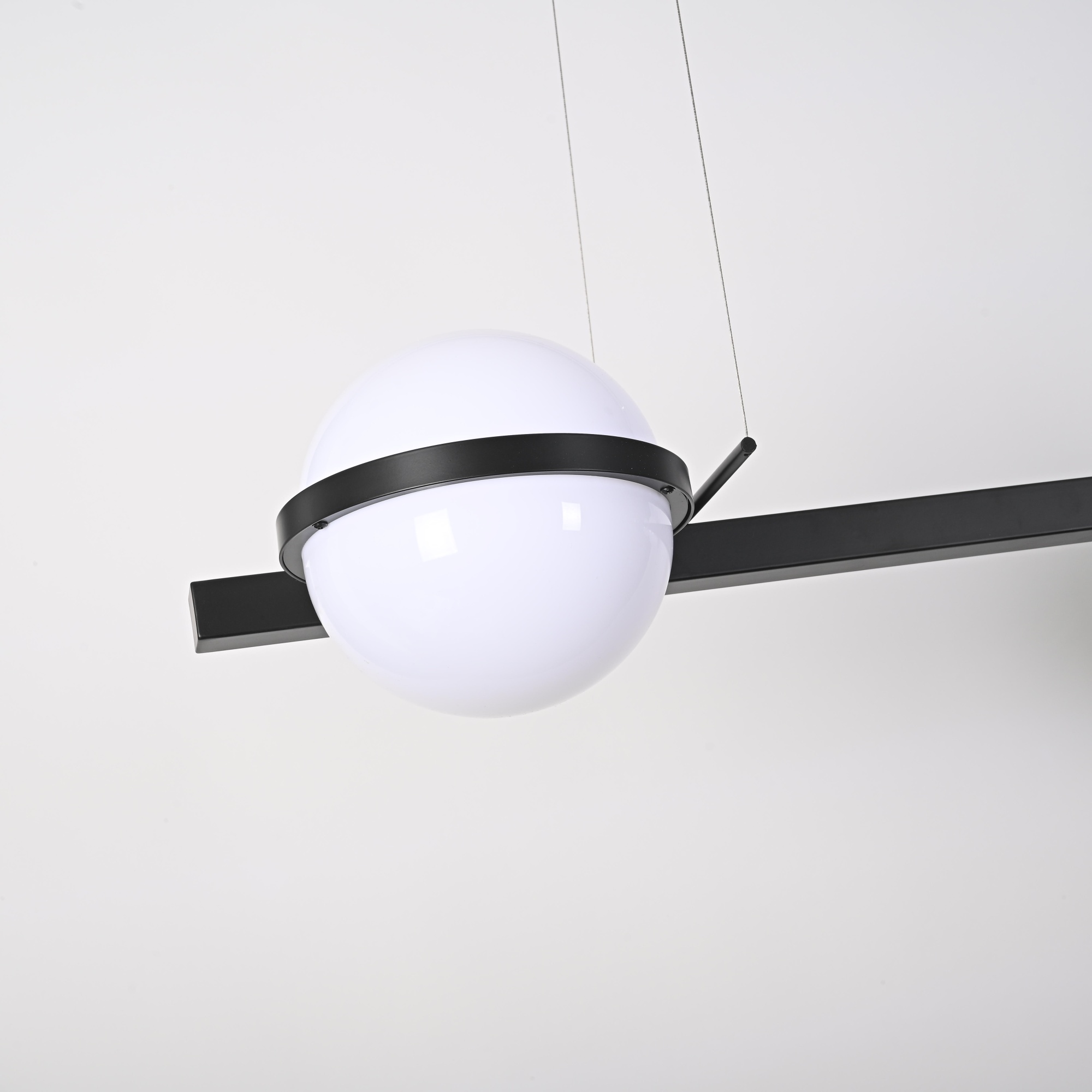 Реечный Подвесной Светильник Palma Wall Lamp 3 Шара + 1 Вазон Горизонтальная By Imperiumloft