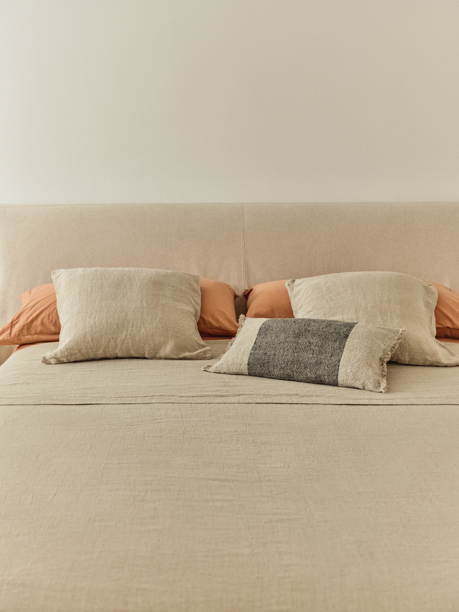 Плед Tandi из льна бежевого цвета 150 х 160 см La Forma 262091