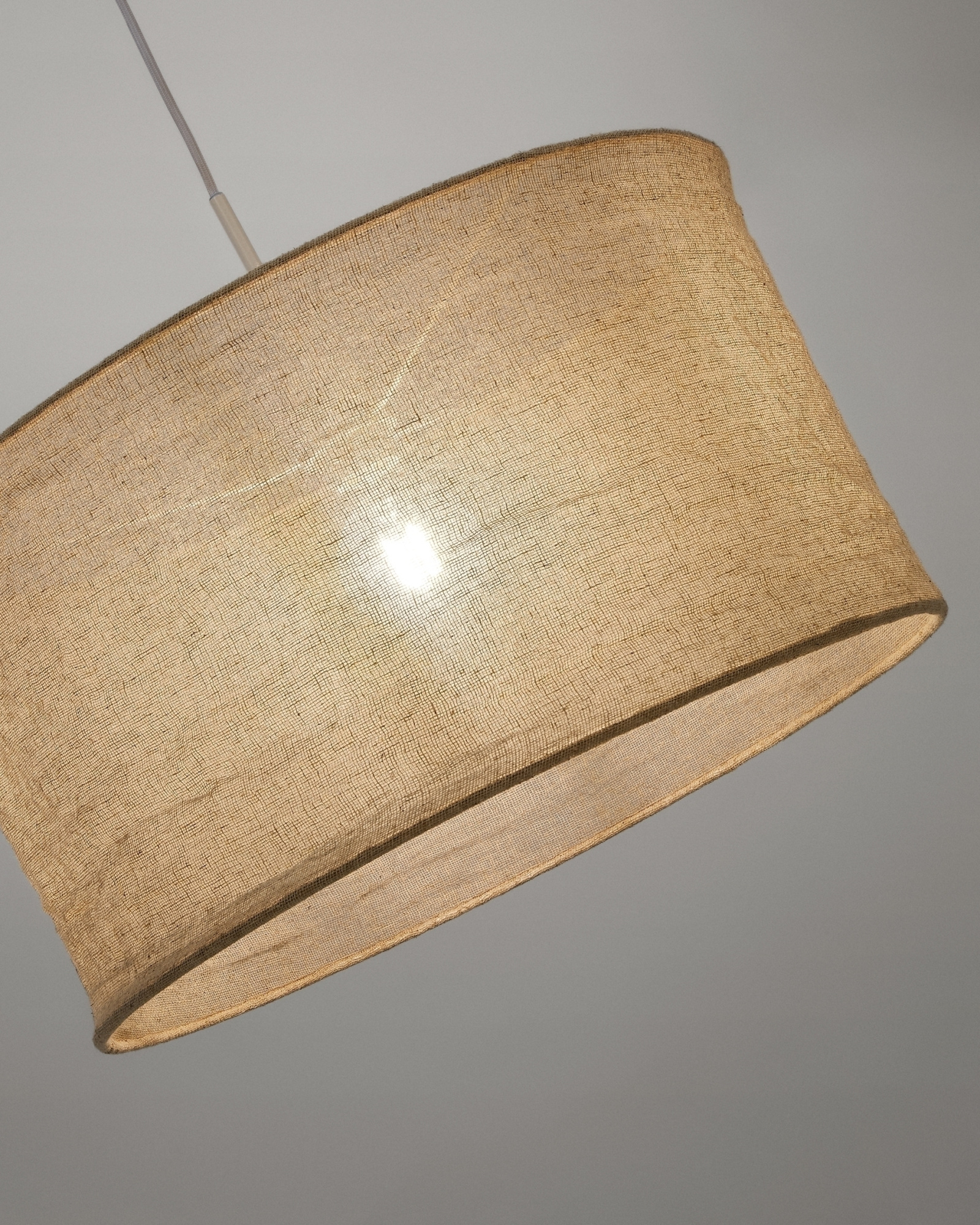 Подвесной светильник Mariela с абажуром из бежевого льна La Forma (ex Julia Grup)